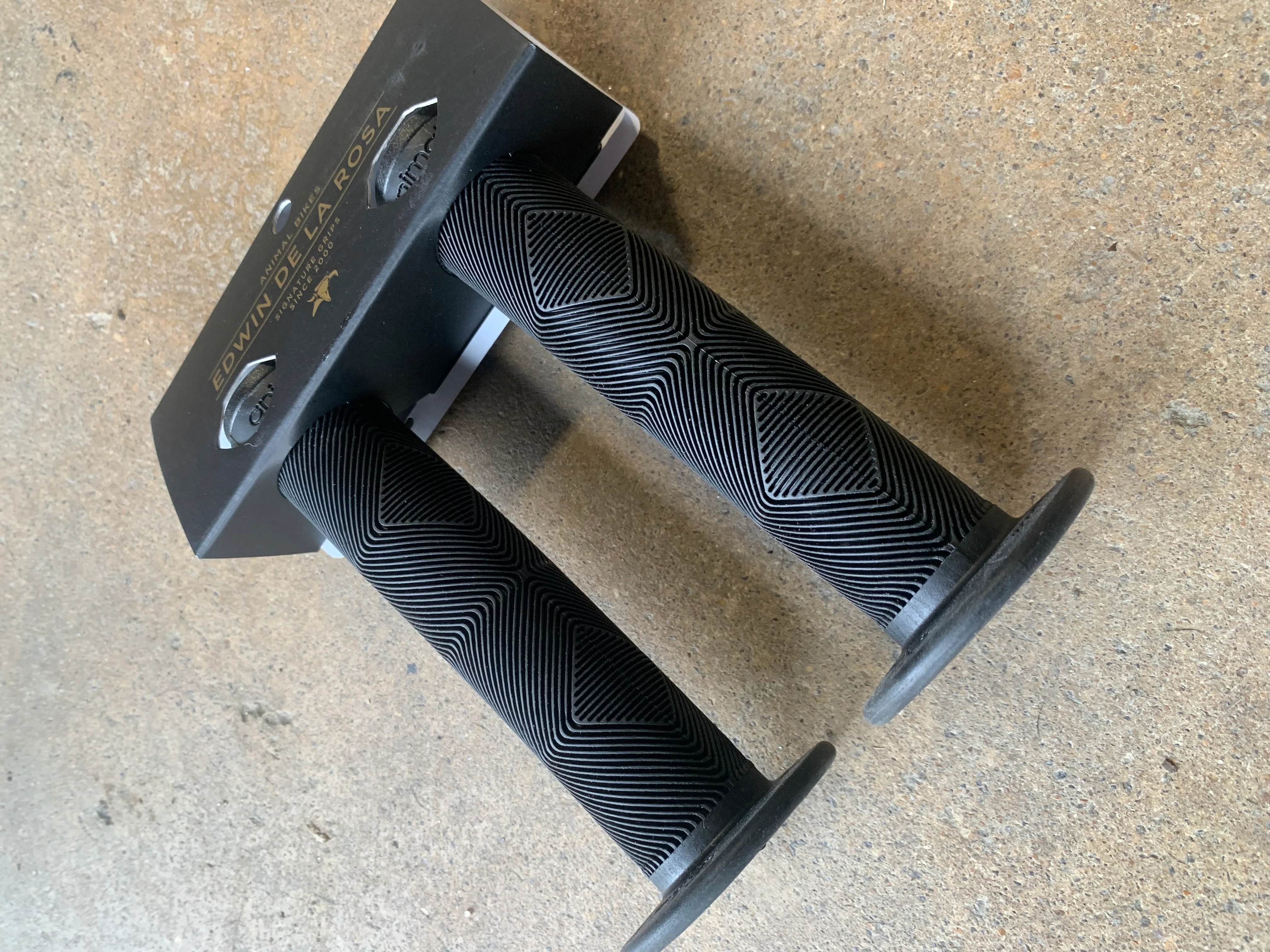 Animal Edwin V2 Grip - Image 4