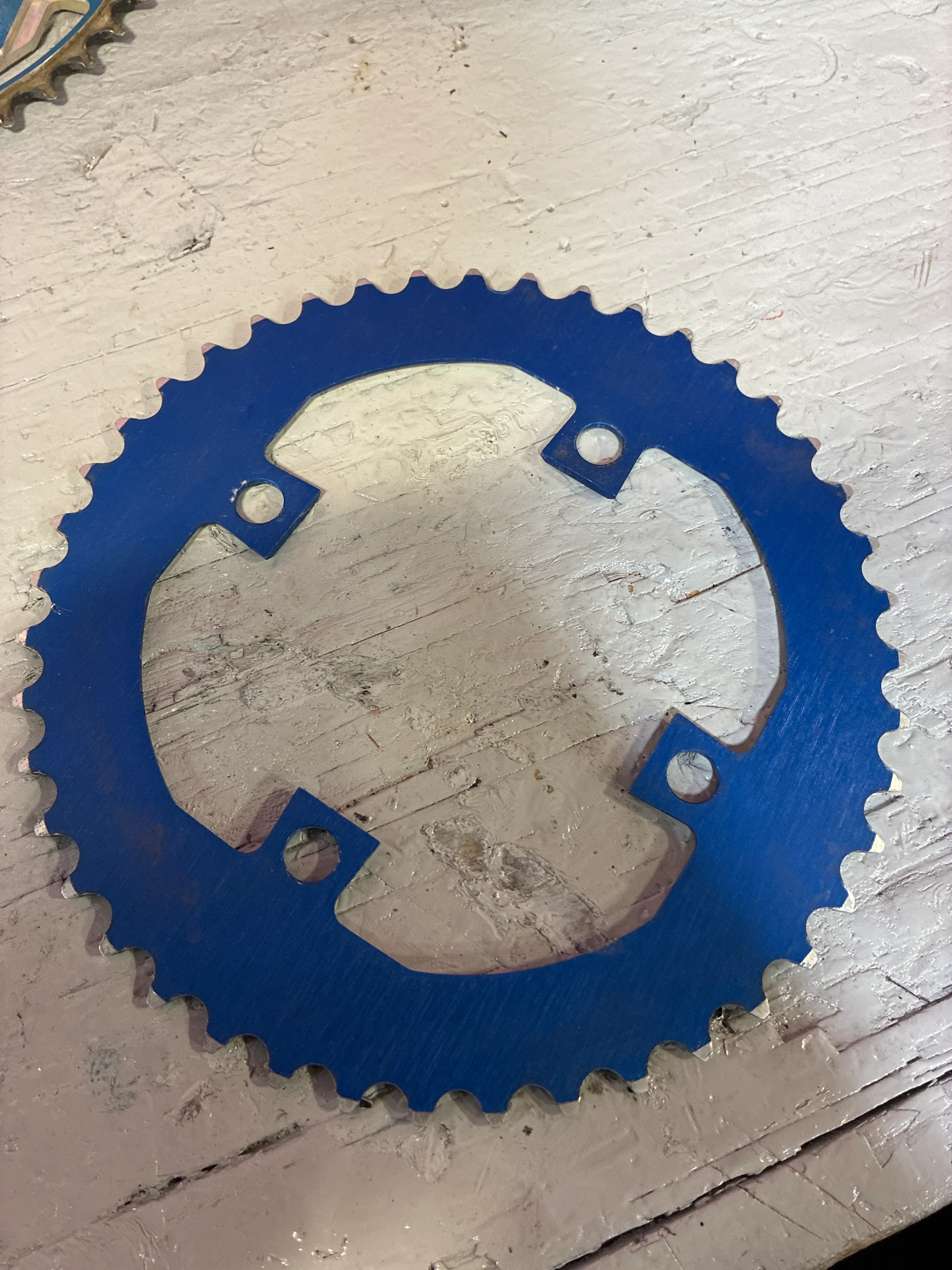 bombshell 43t 4 bolt chainring - Image 2
