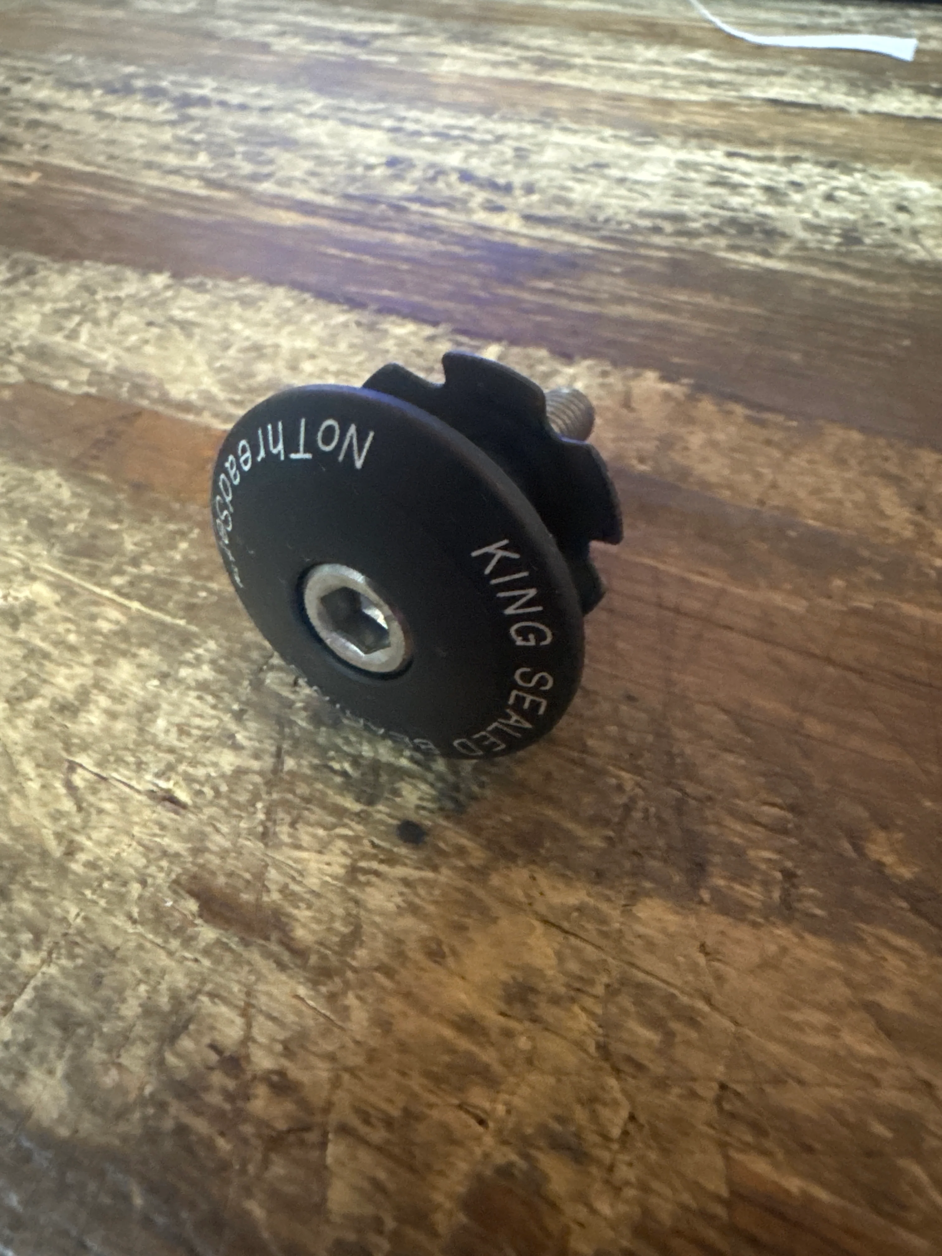 chris king top cap/star nut 11/8 - Image 10