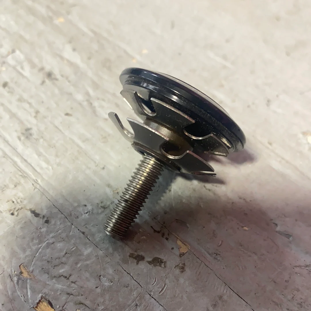 chris king top cap/star nut 11/8 - Image 2