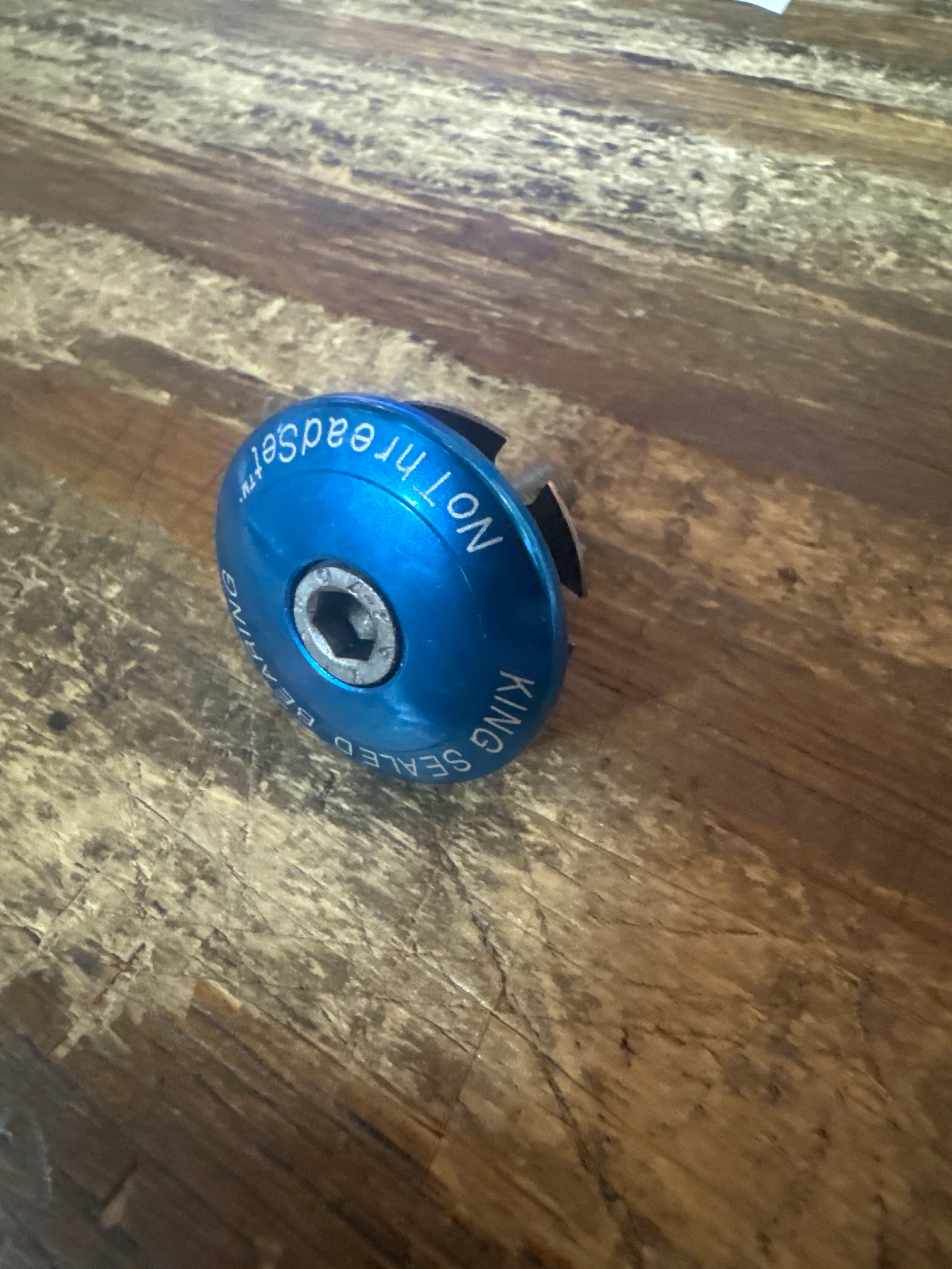 chris king top cap/star nut 11/8 - Image 8