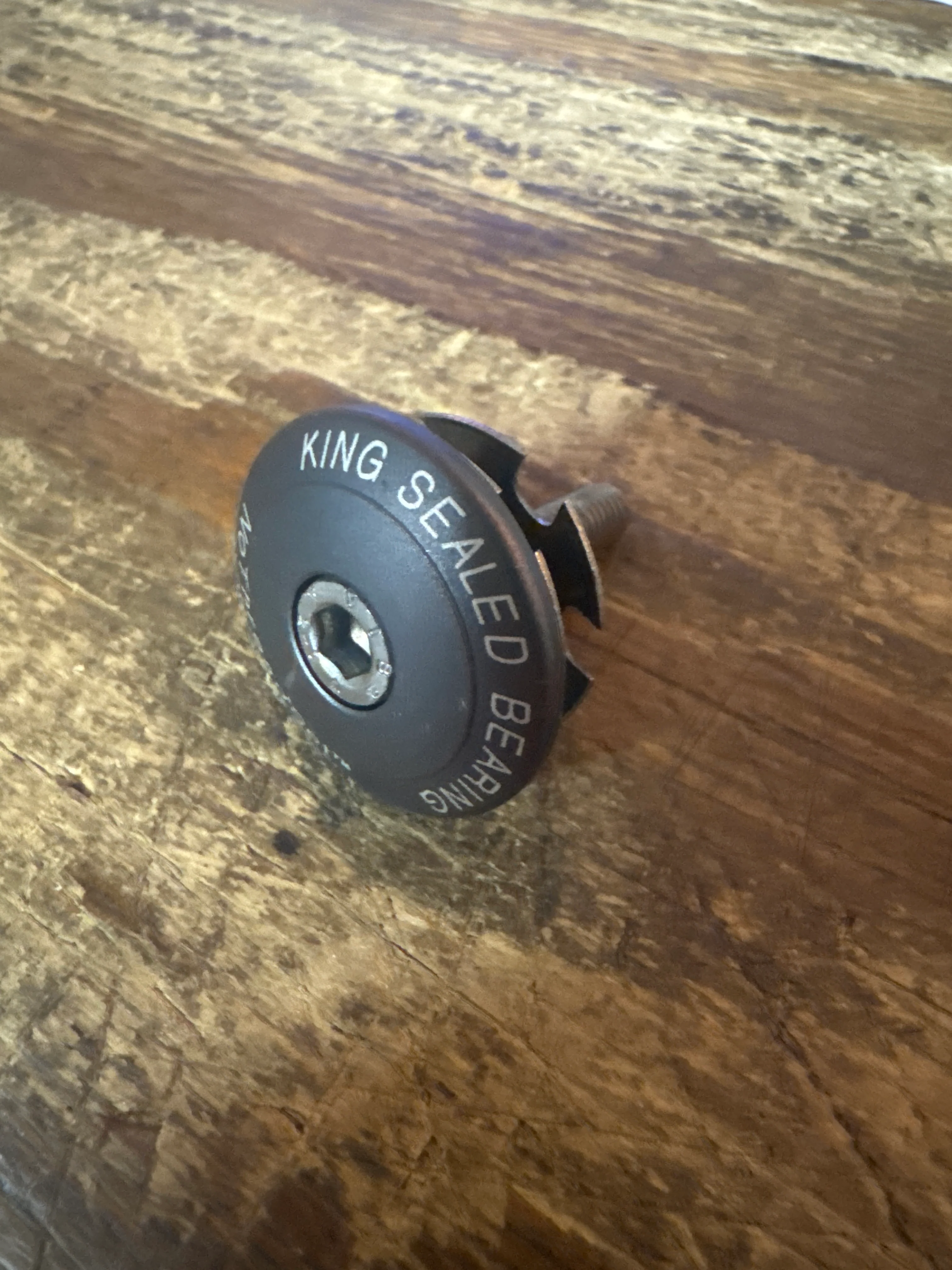 chris king top cap/star nut 11/8 - Image 9