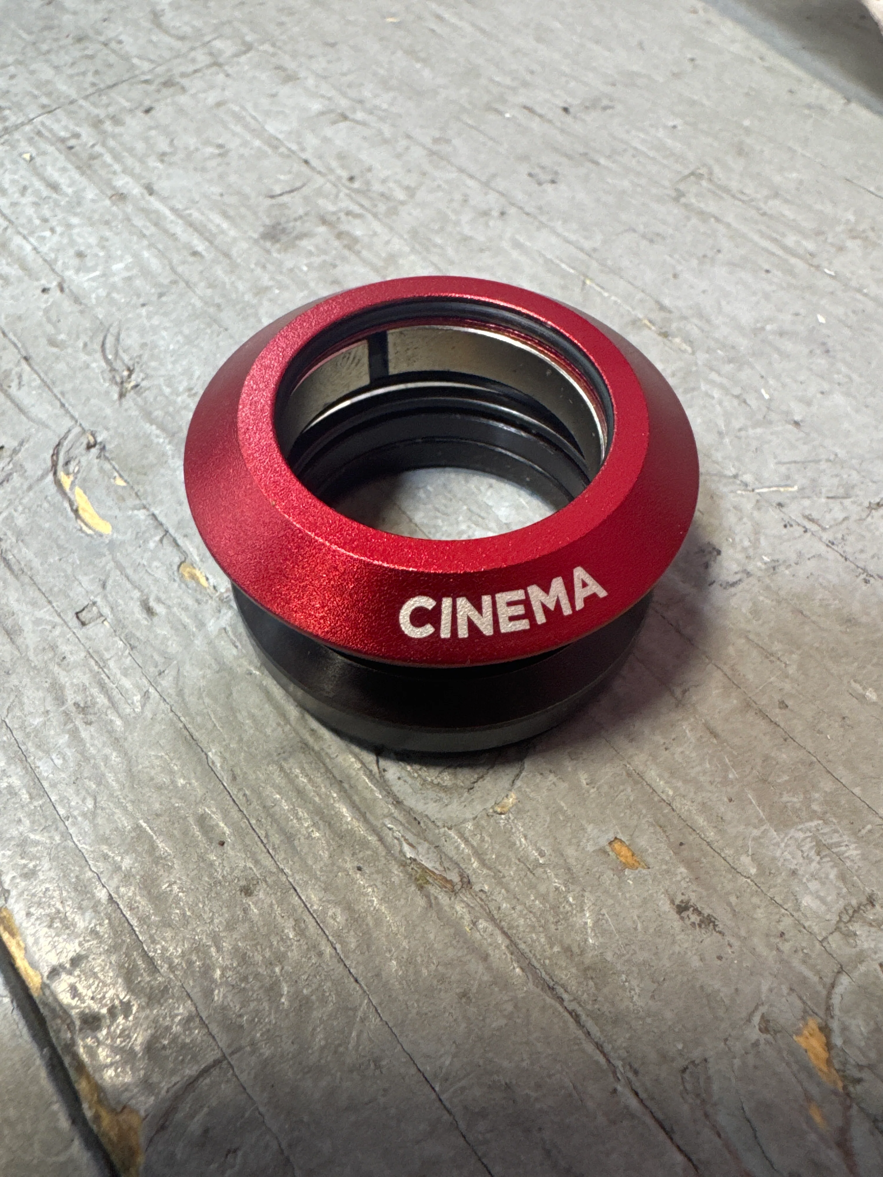 Cinema integrated headset red - Image 2