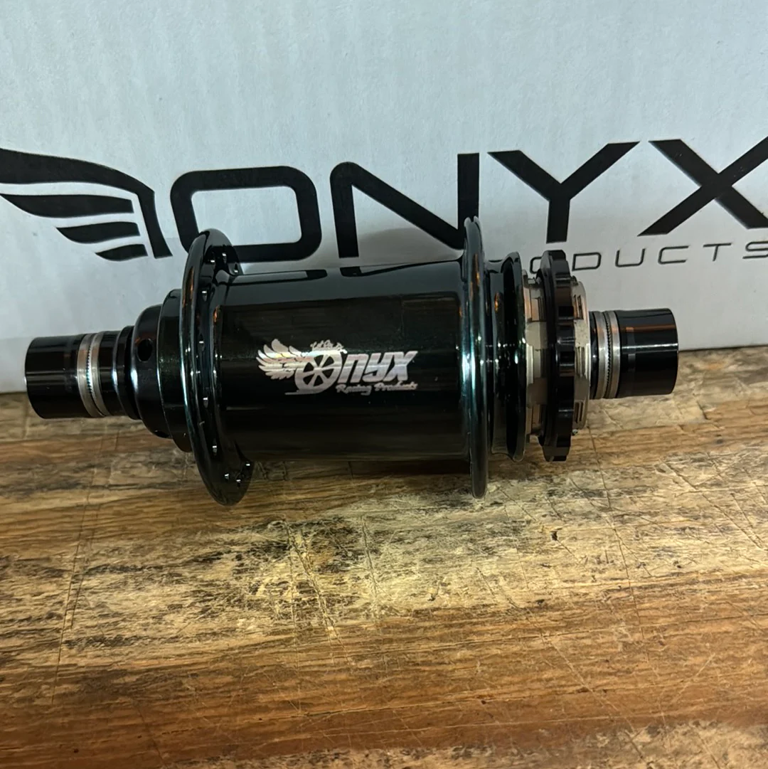 Onyx Hubs Cotm infused emerald - Image 4