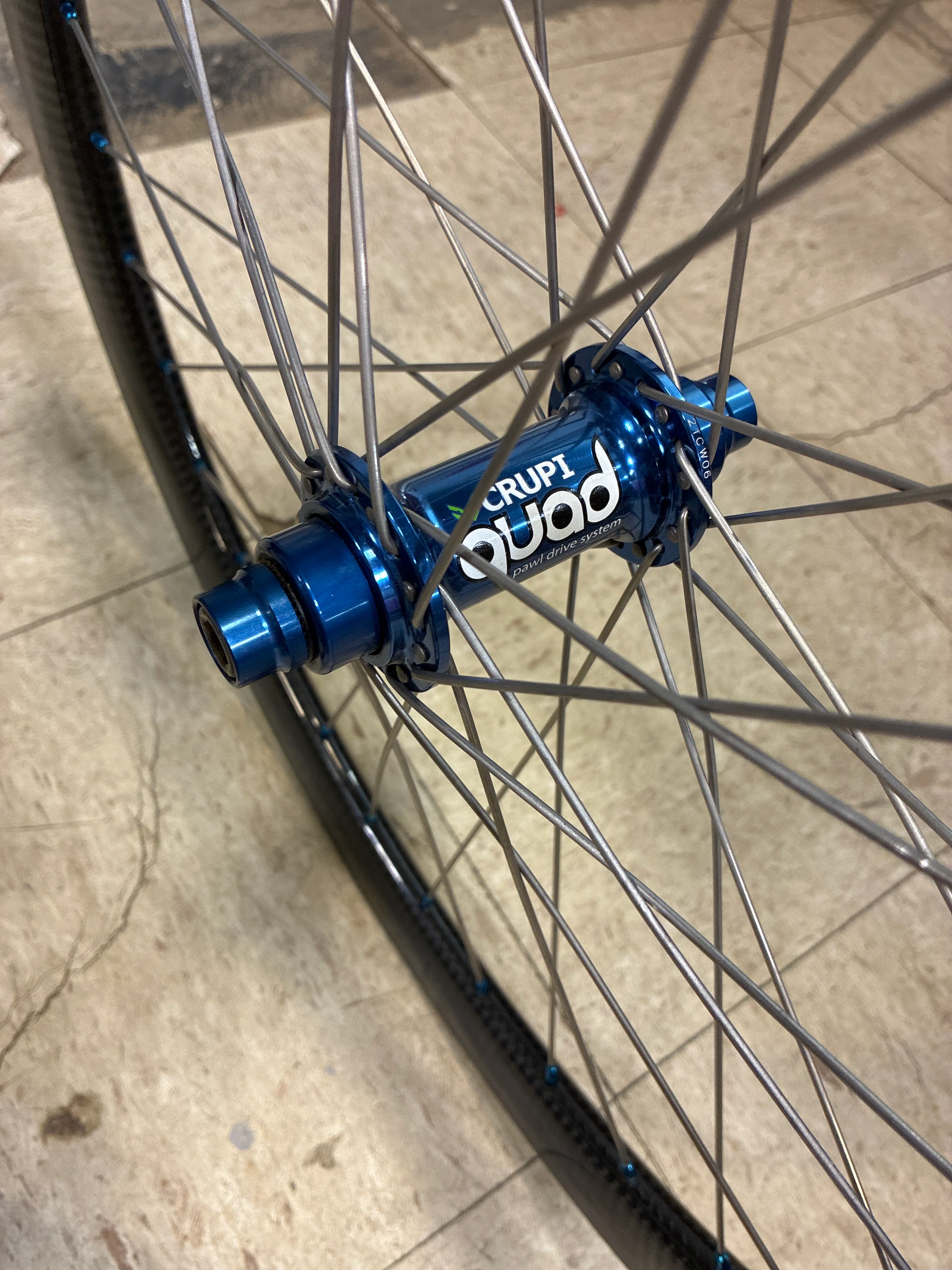 crupi quad carbon wheelset 24x11/8 - Image 6