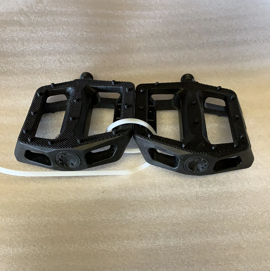 Cult plastic pedals - Image 3