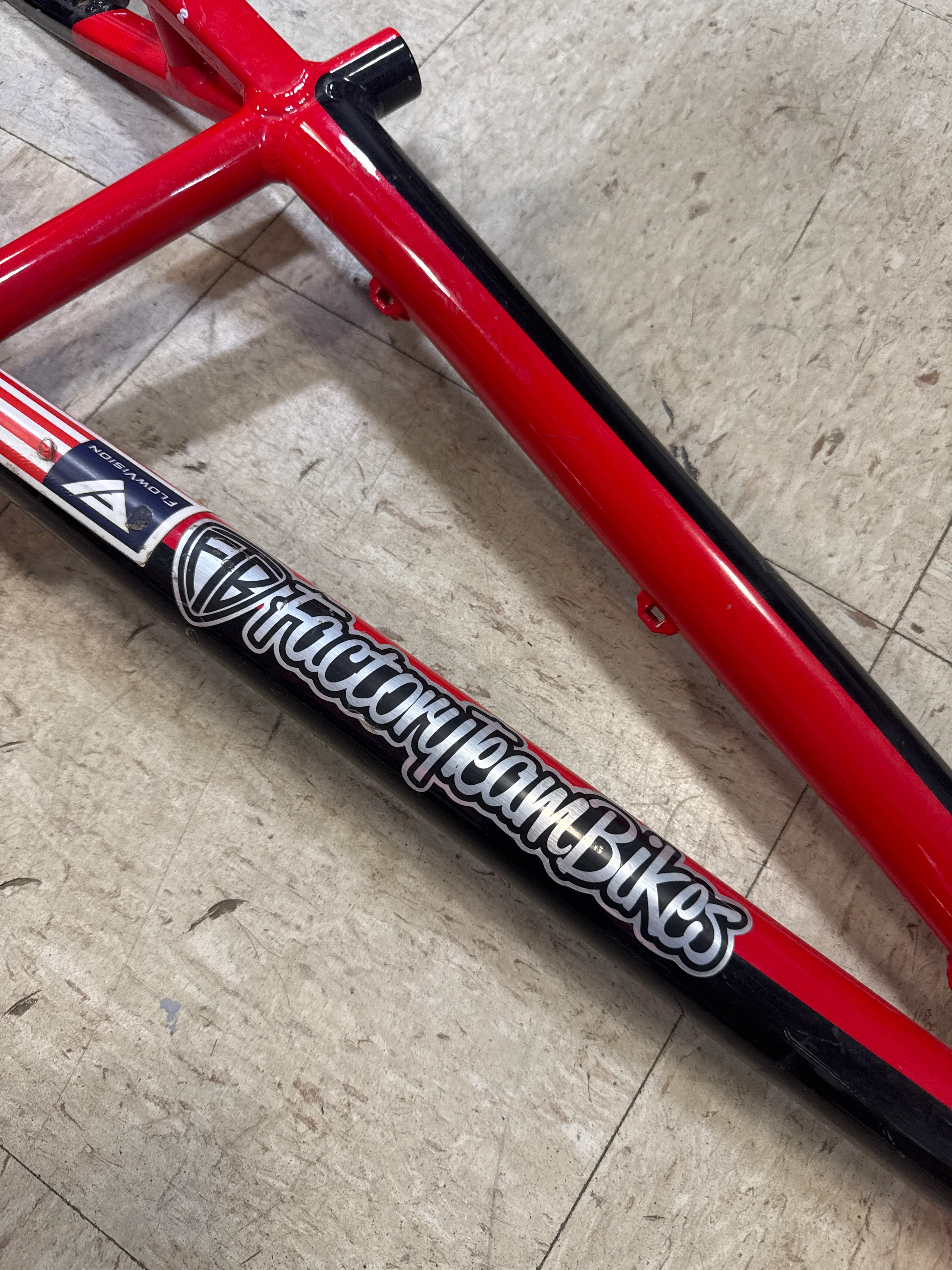 Factory team bikes junior 20” - Image 3