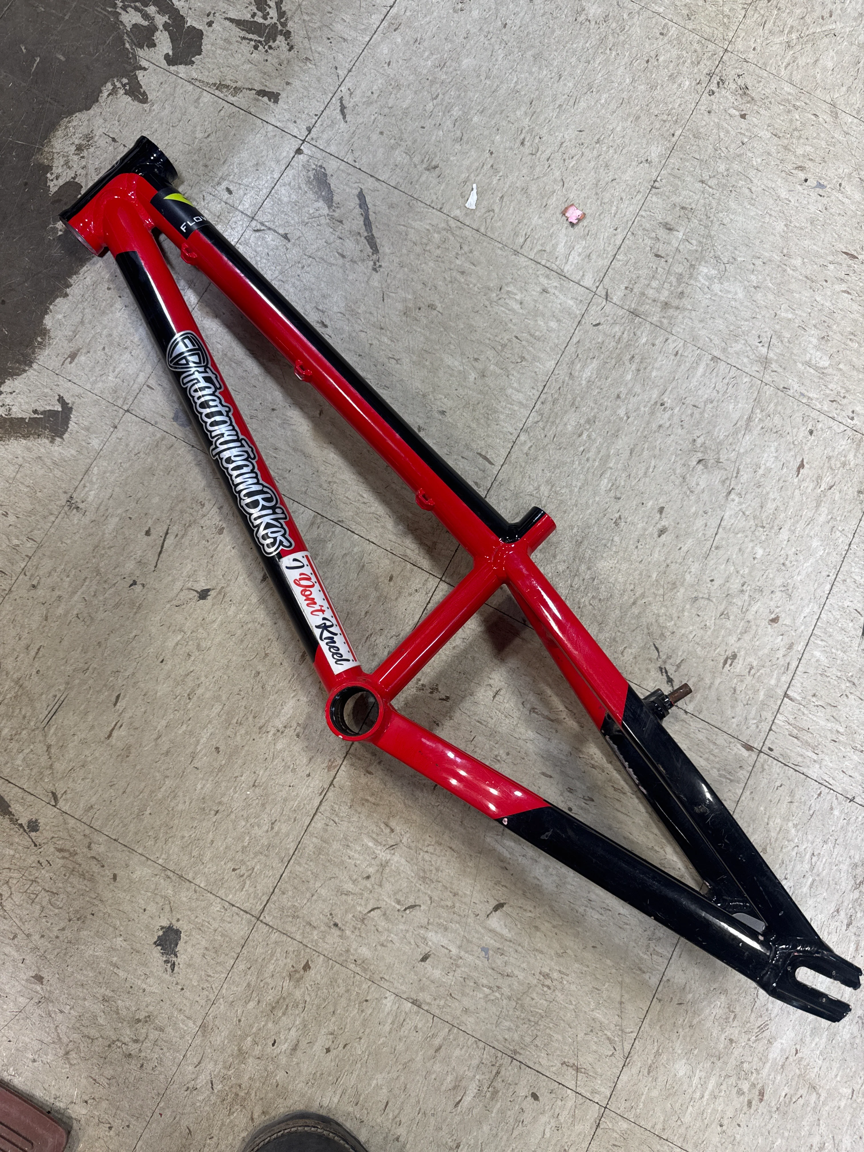 Factory team bikes junior 20” - Image 6