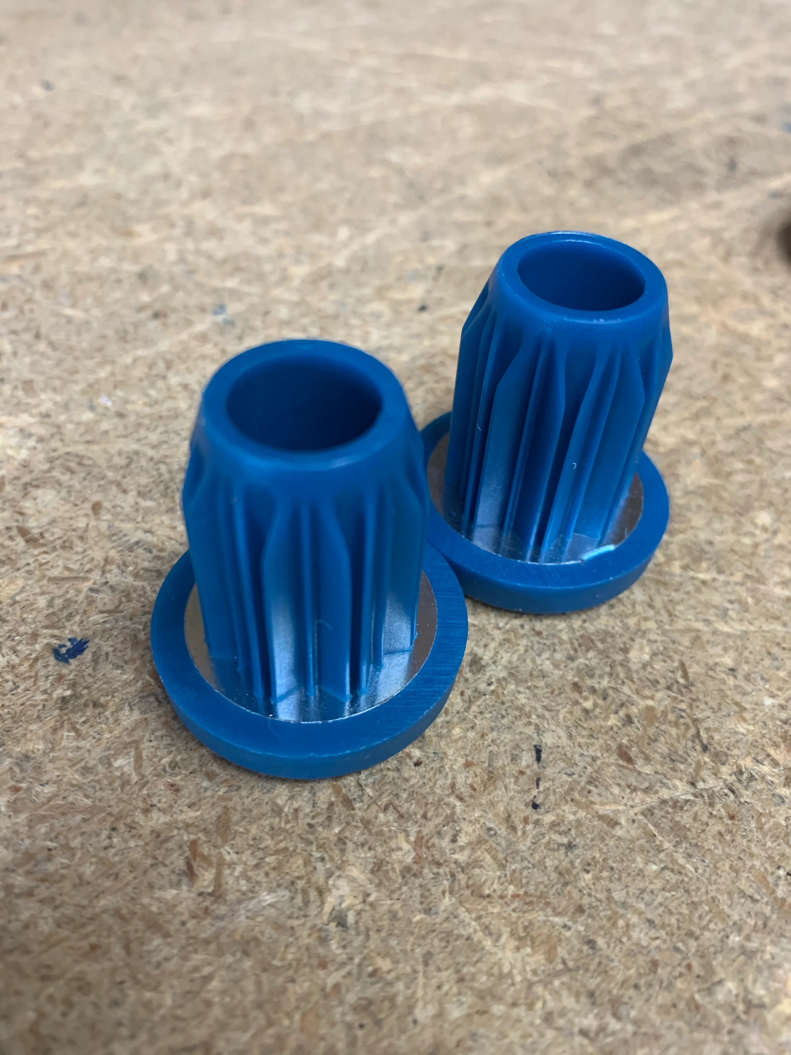 MERRITT INSERT PLASTIC BAR ENDS - Image 11