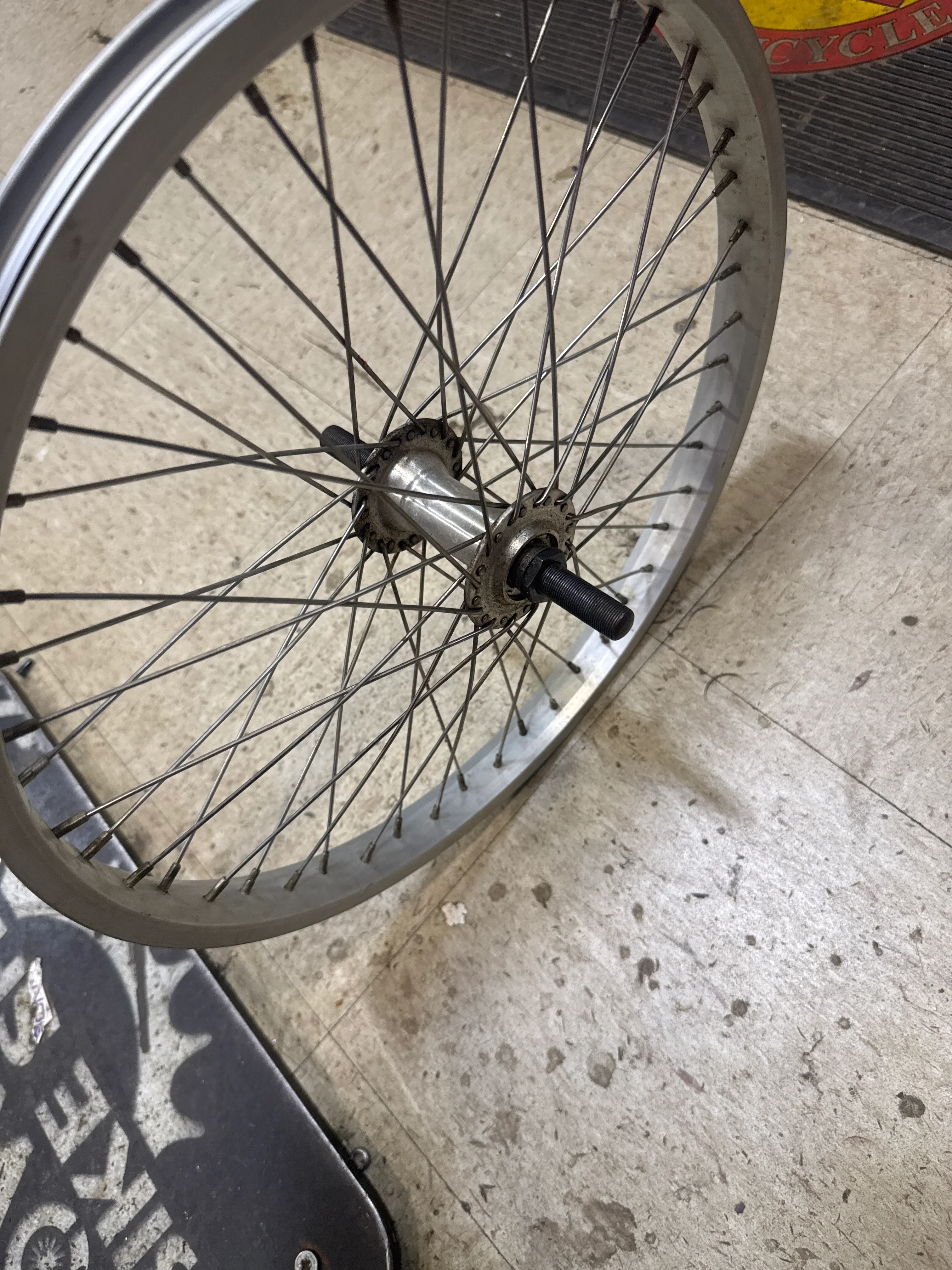 Mid school 48h front wheel