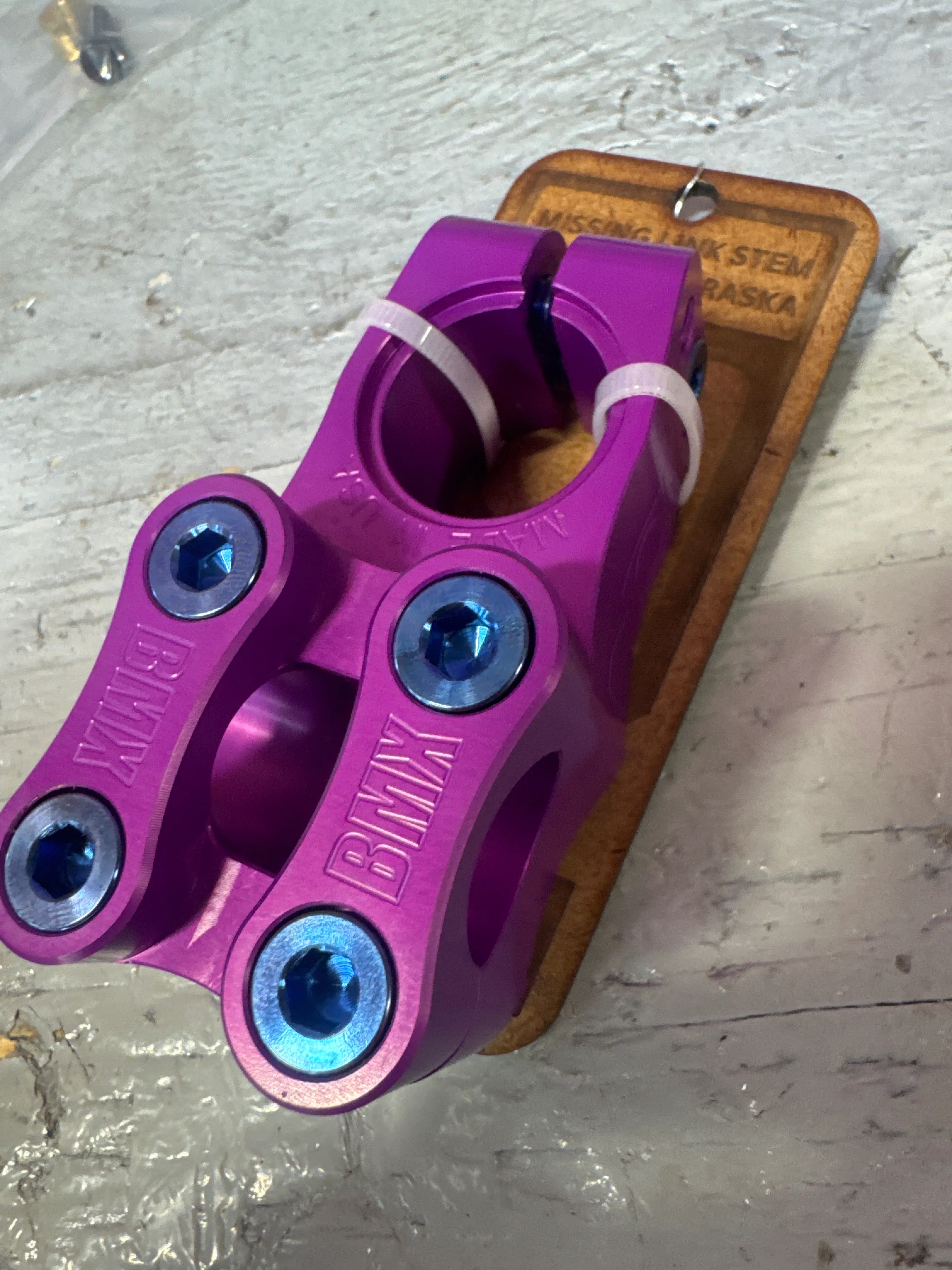 Nowear "Missing Link" V2 Top Load Stem w/ ti bolts