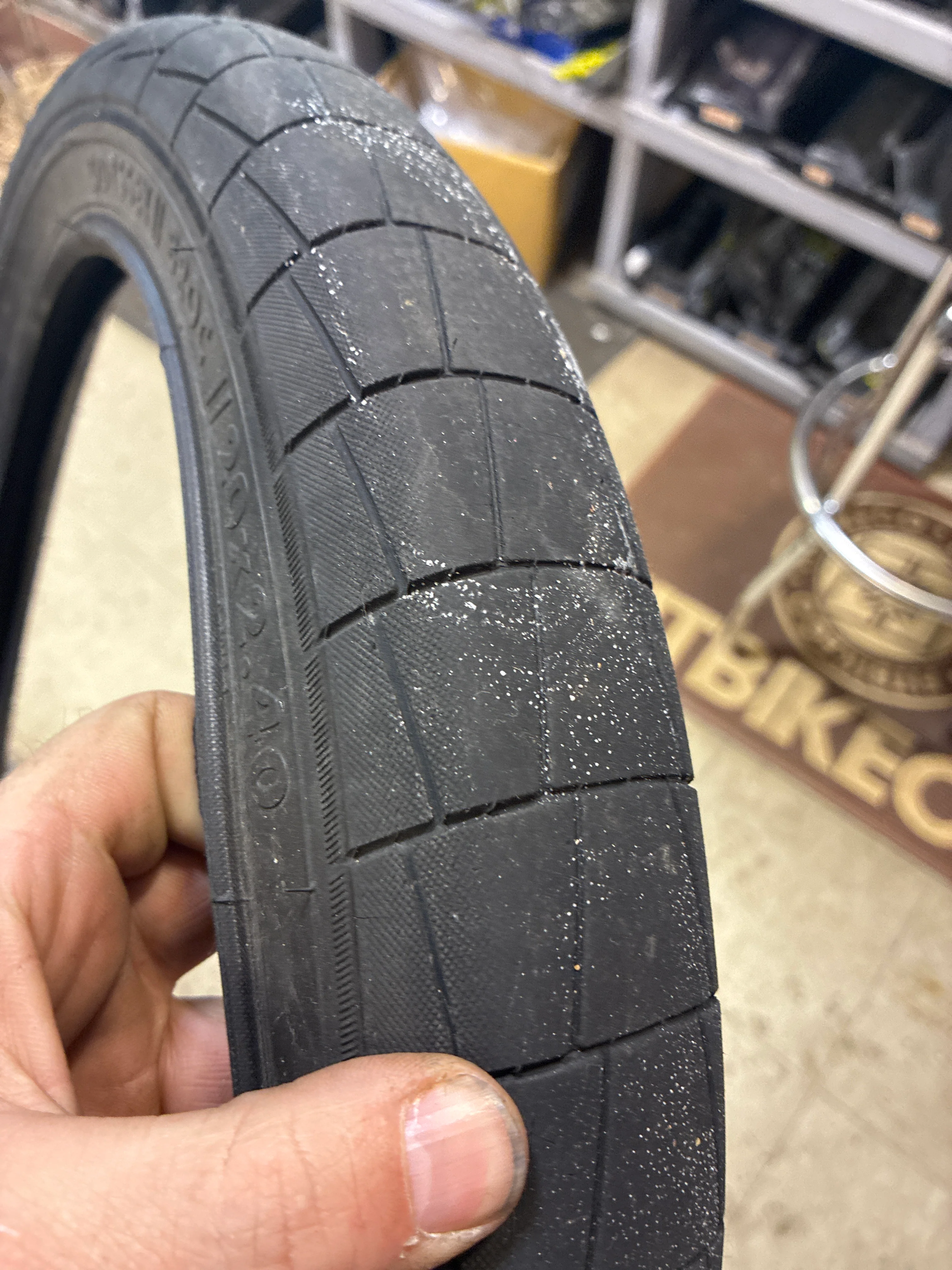 odyssey broc 20x2.40 tire - Image 2