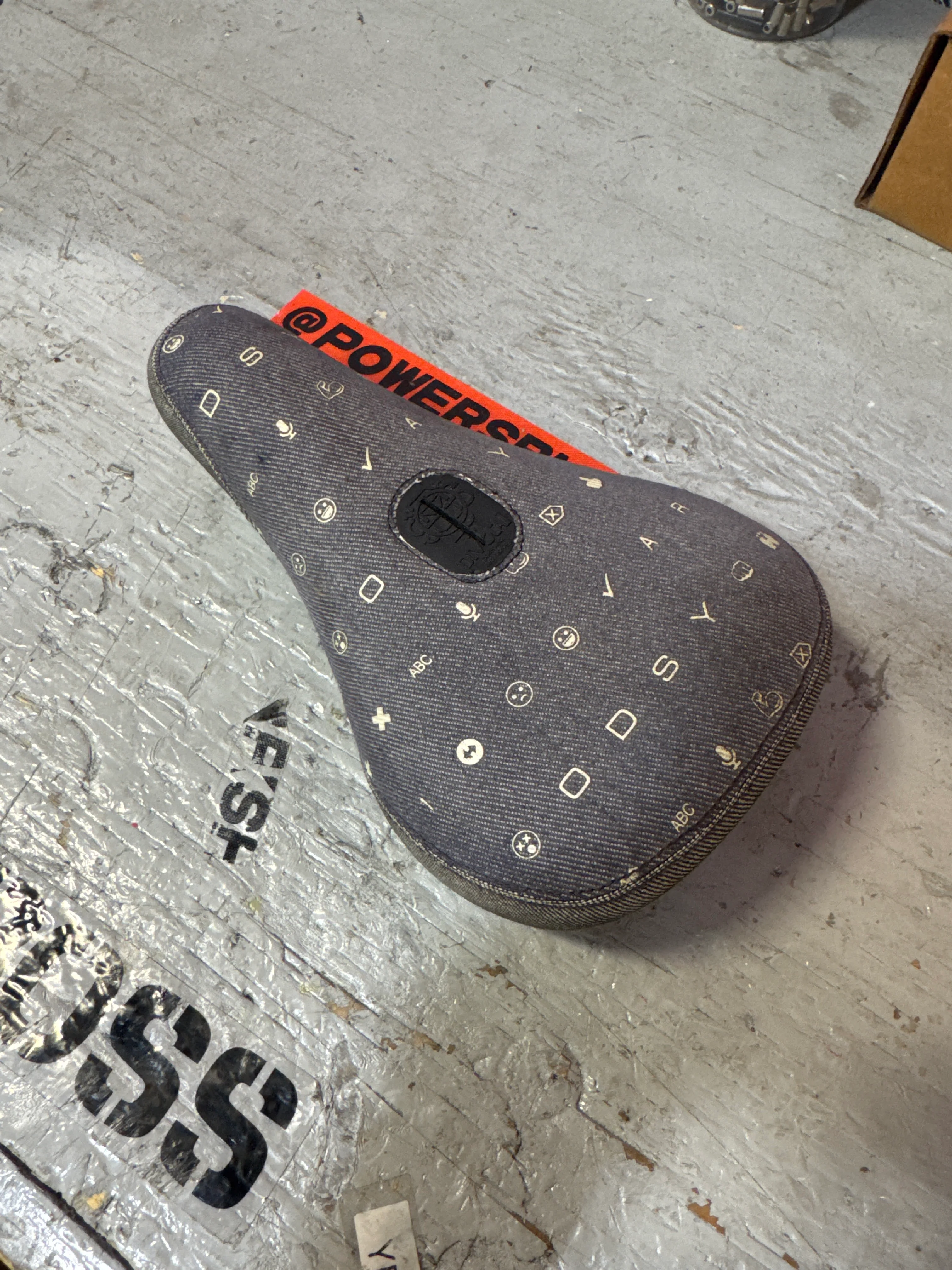 Odyssey Fat Pivotal Seat