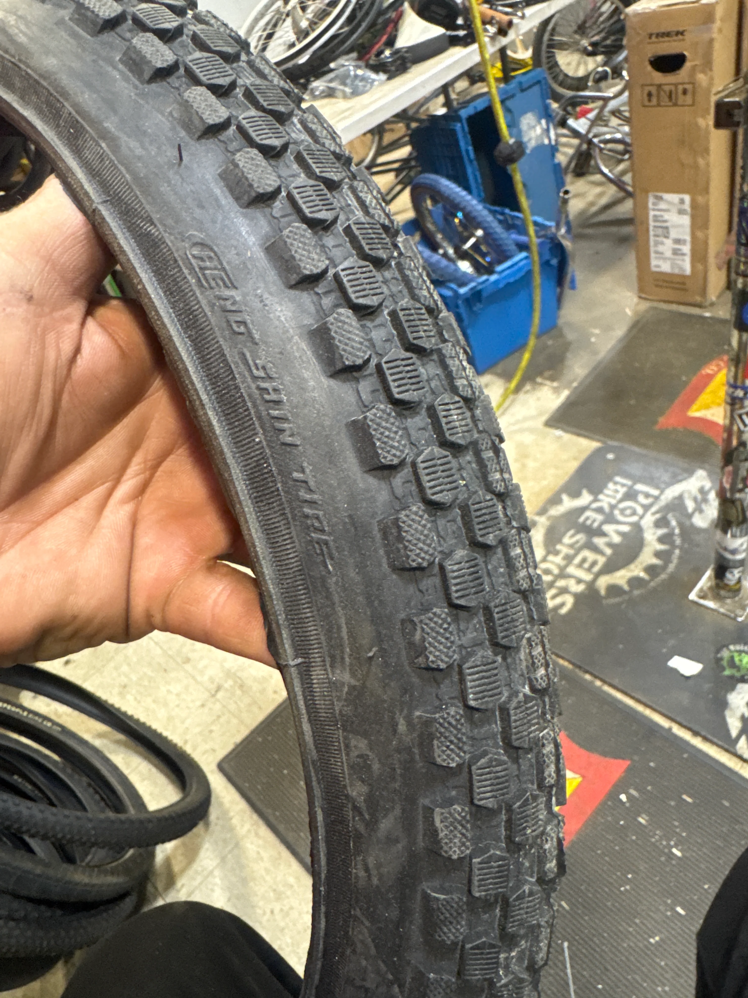 Oem 20x1.95 tire