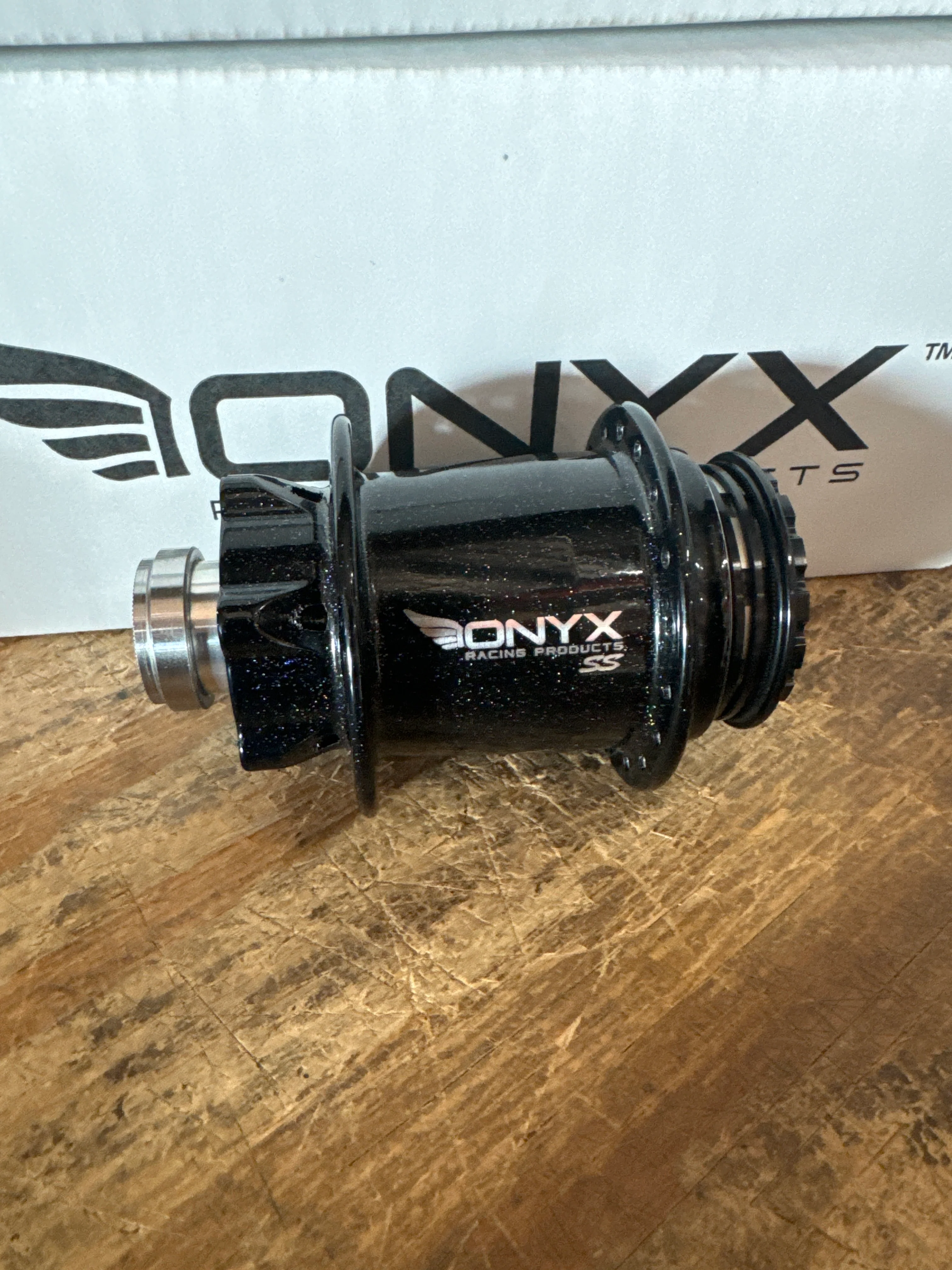 Onyx Hubs Black Aura