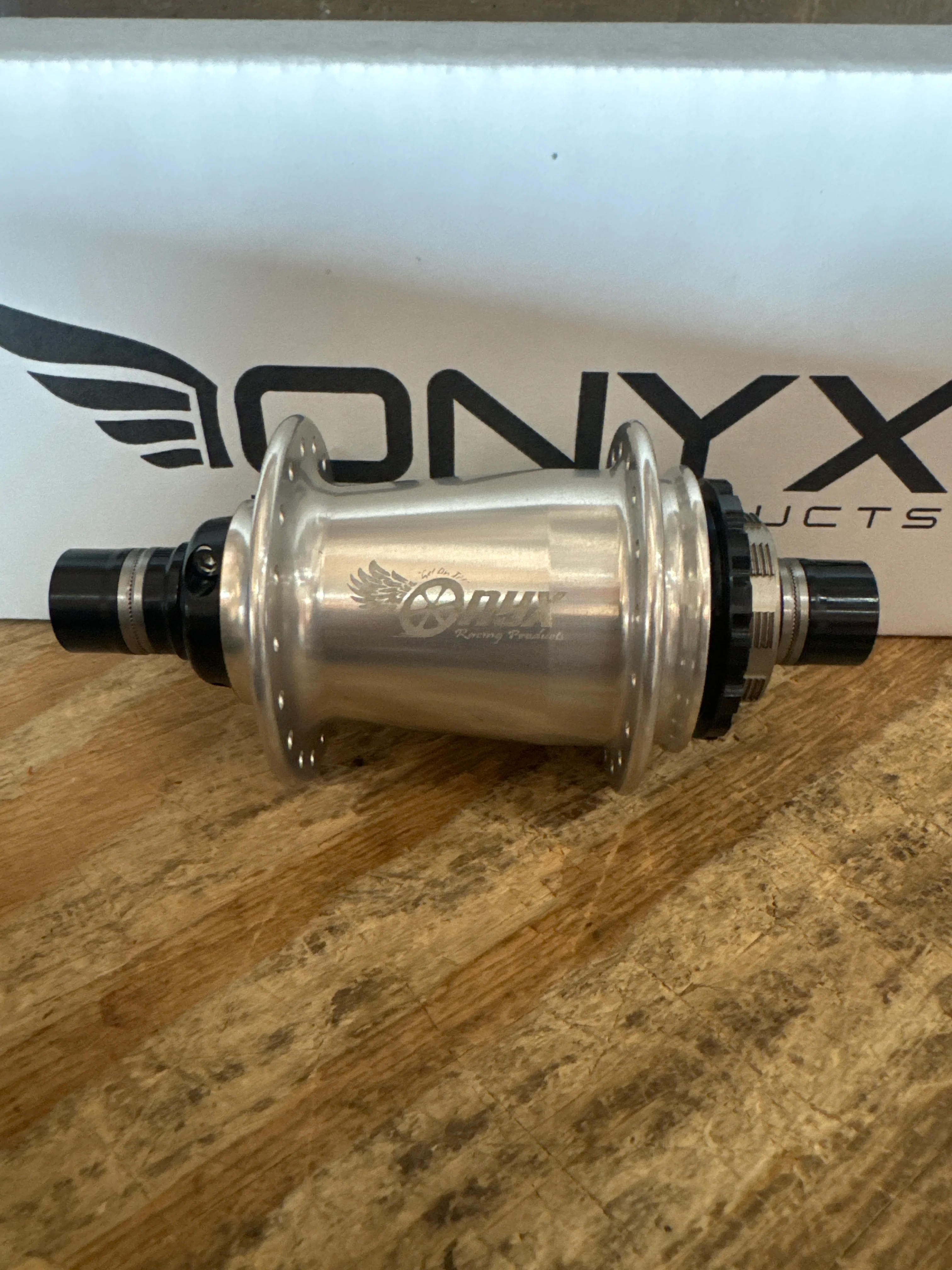 Onyx Hubs Clear - Image 4