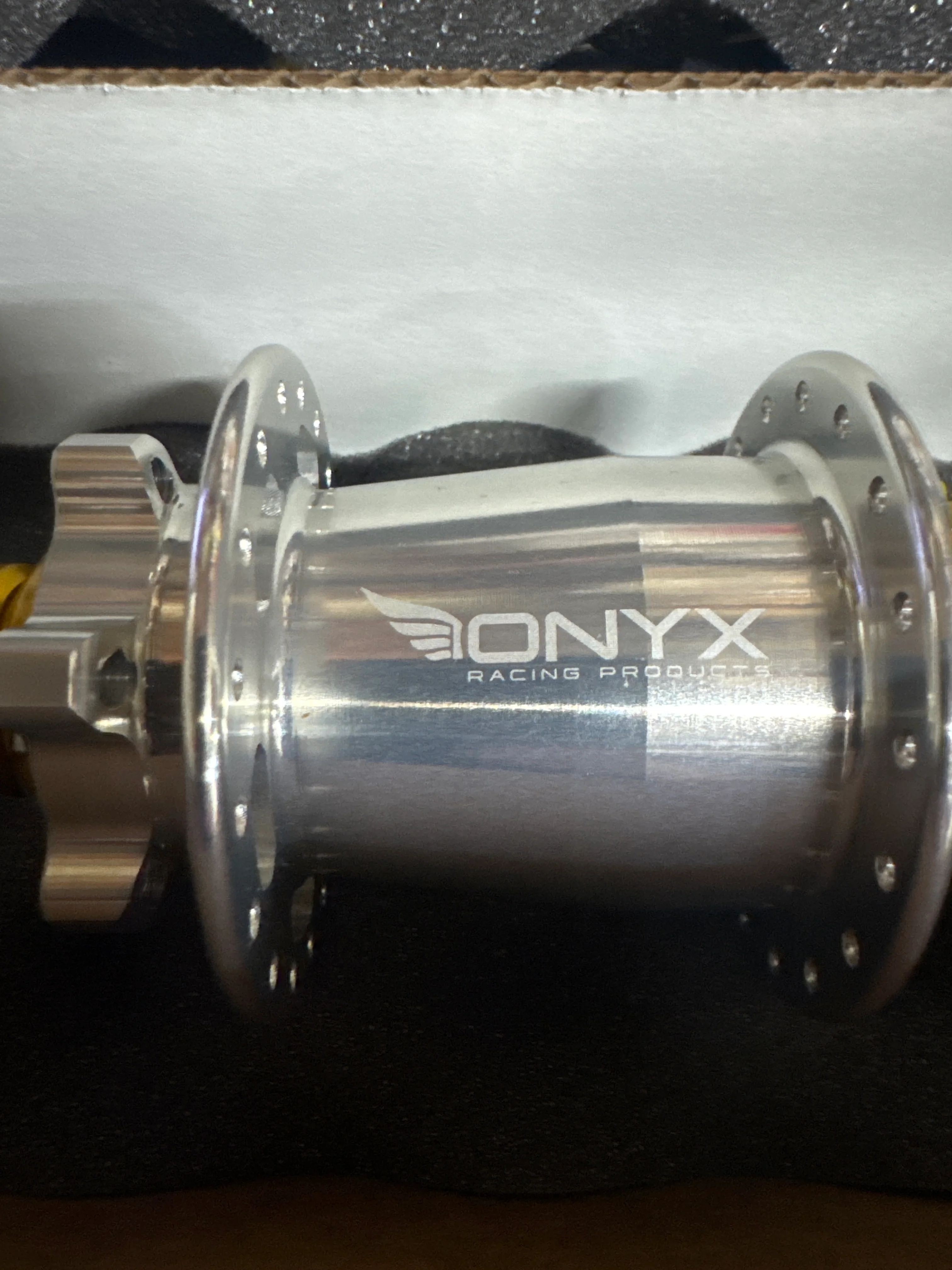 Onyx Hubs Clear - Image 5