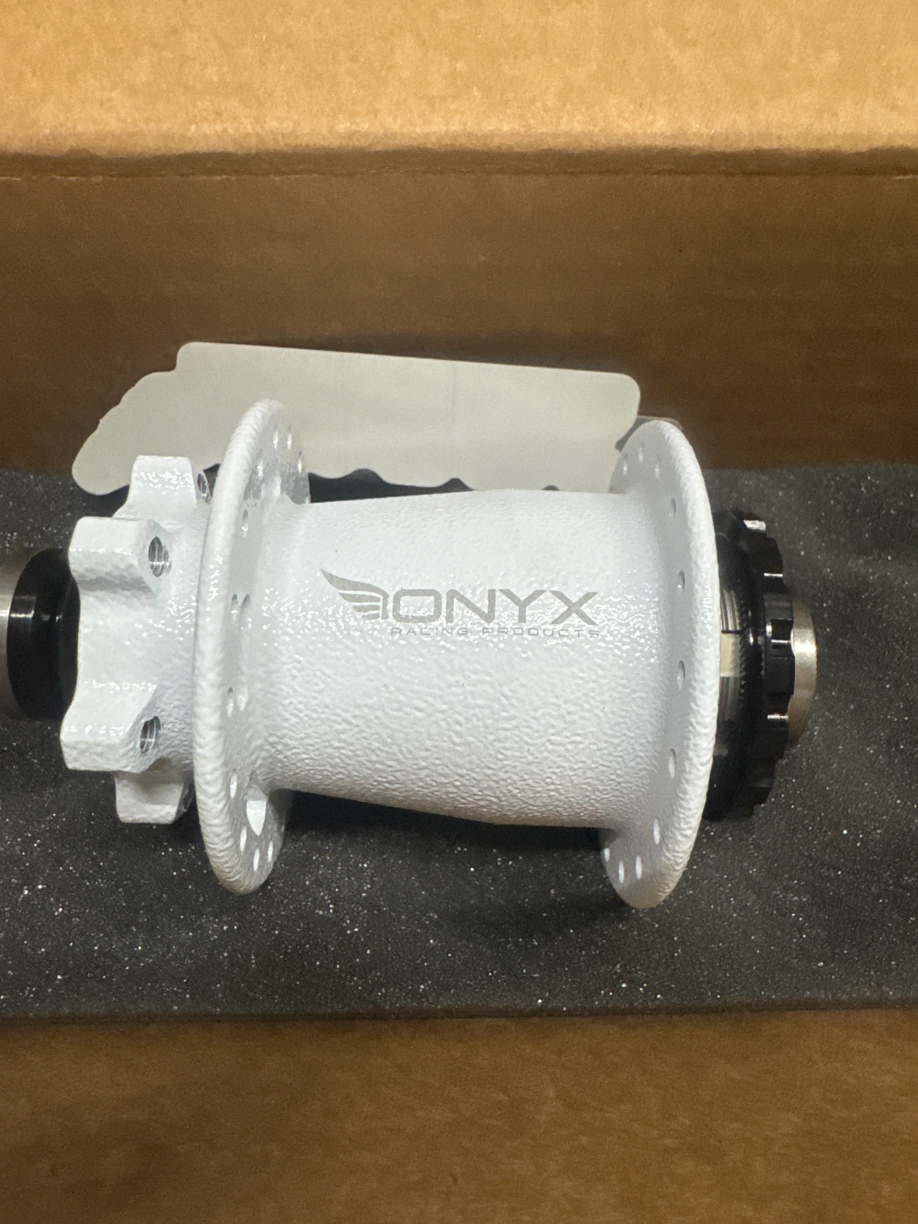 Onyx Hubs Cotm Artic White