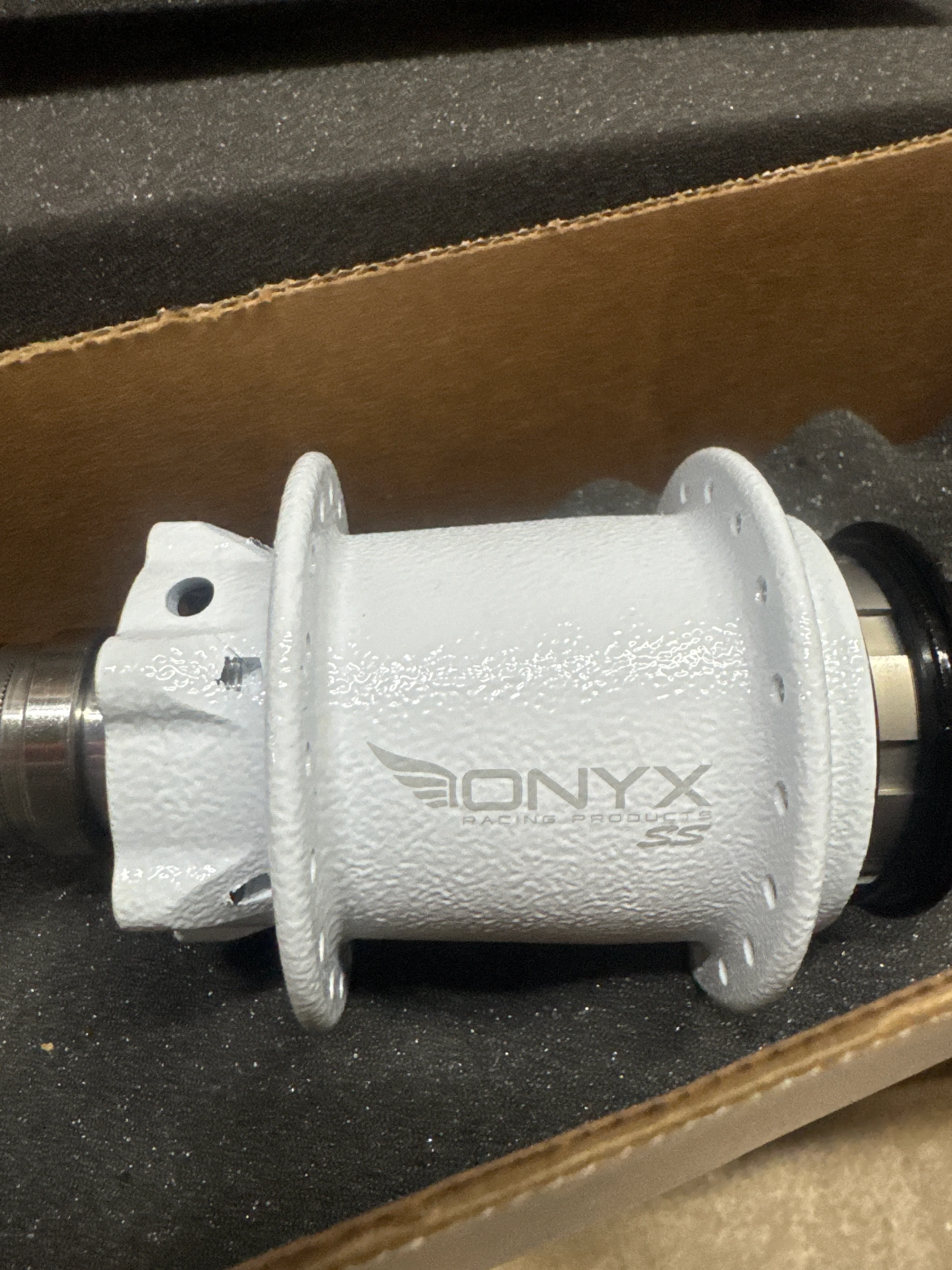 Onyx Hubs Cotm Artic White - Image 4
