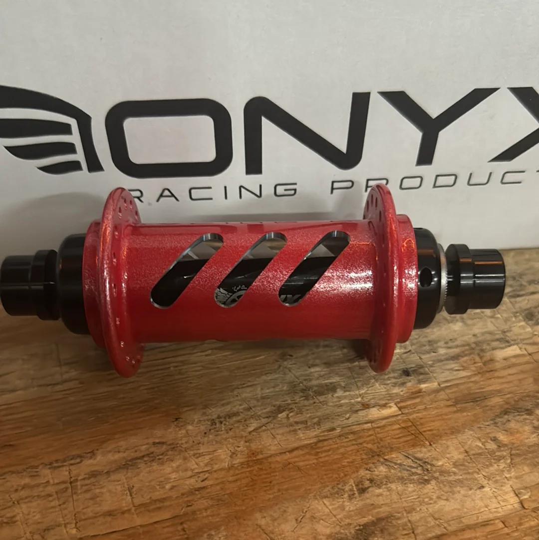 Onyx Hubs Cotm cosmic red - Image 2