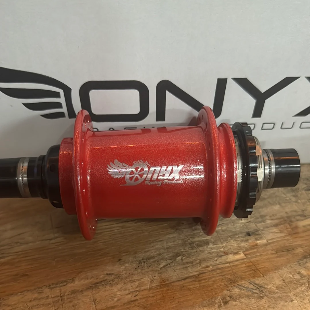 Onyx Hubs Cotm cosmic red - Image 3
