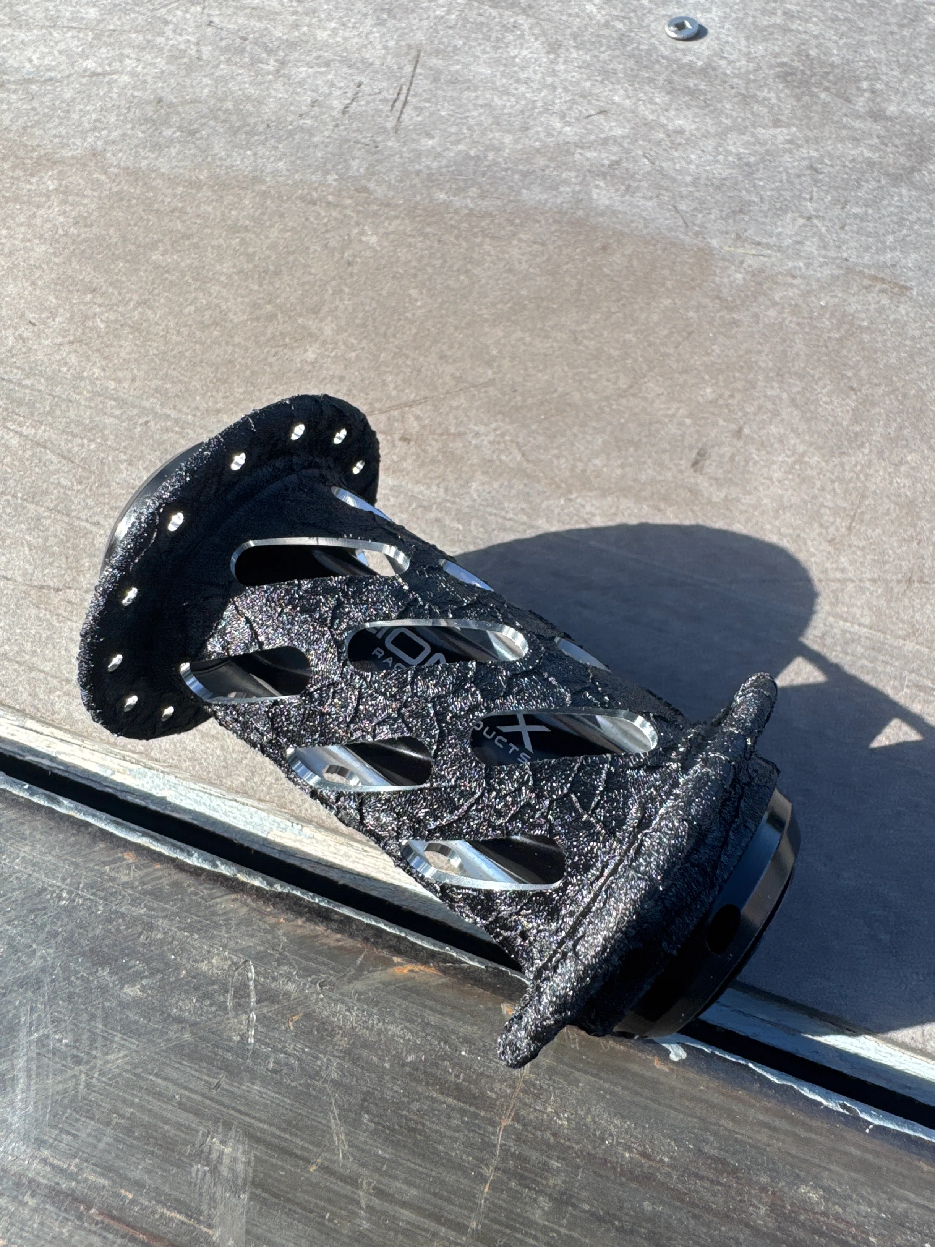 Onyx Hubs Cotm crocodile wrinkle - Image 4