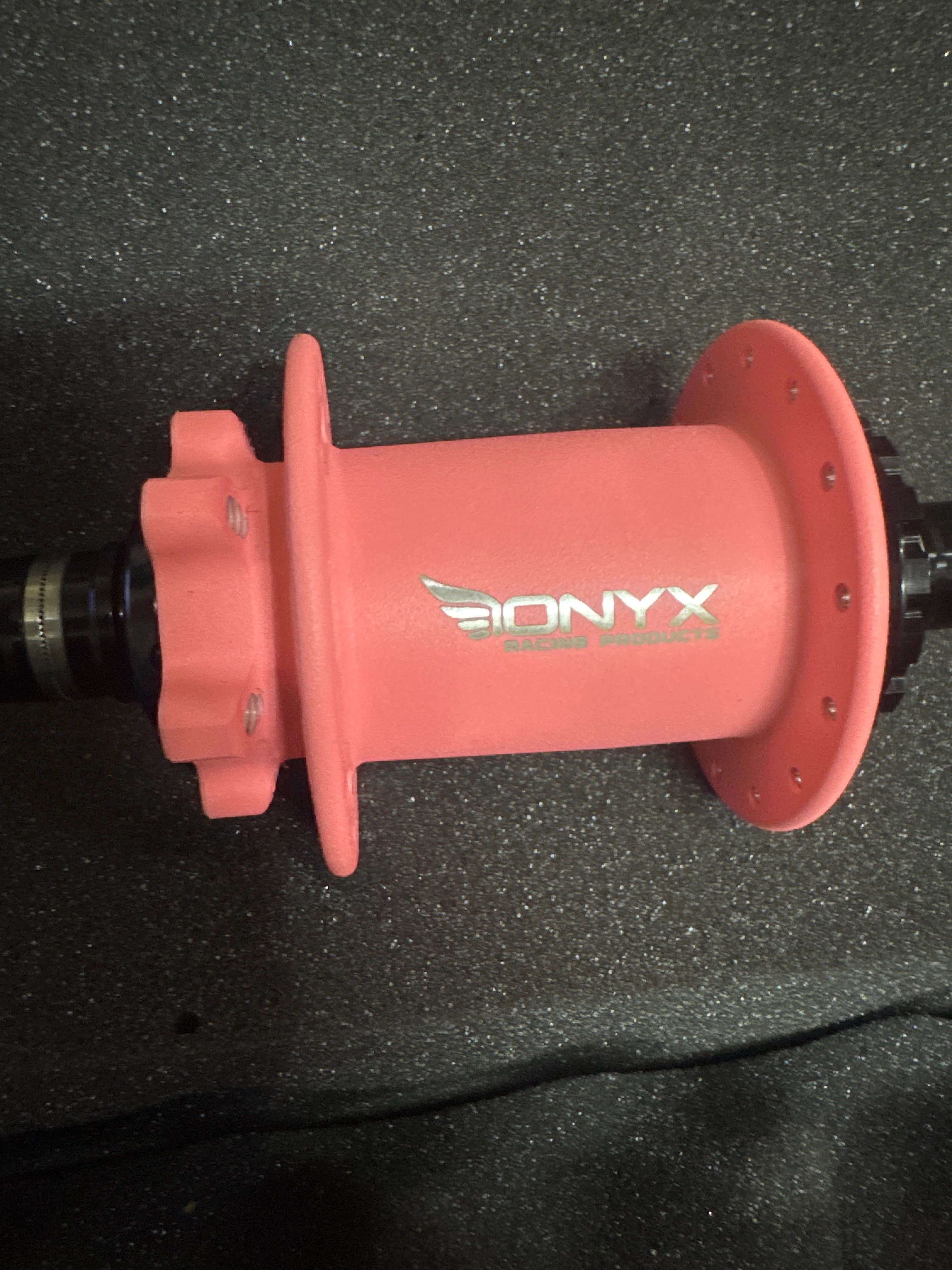 Onyx Hubs Cotm Electrified pink - Image 3