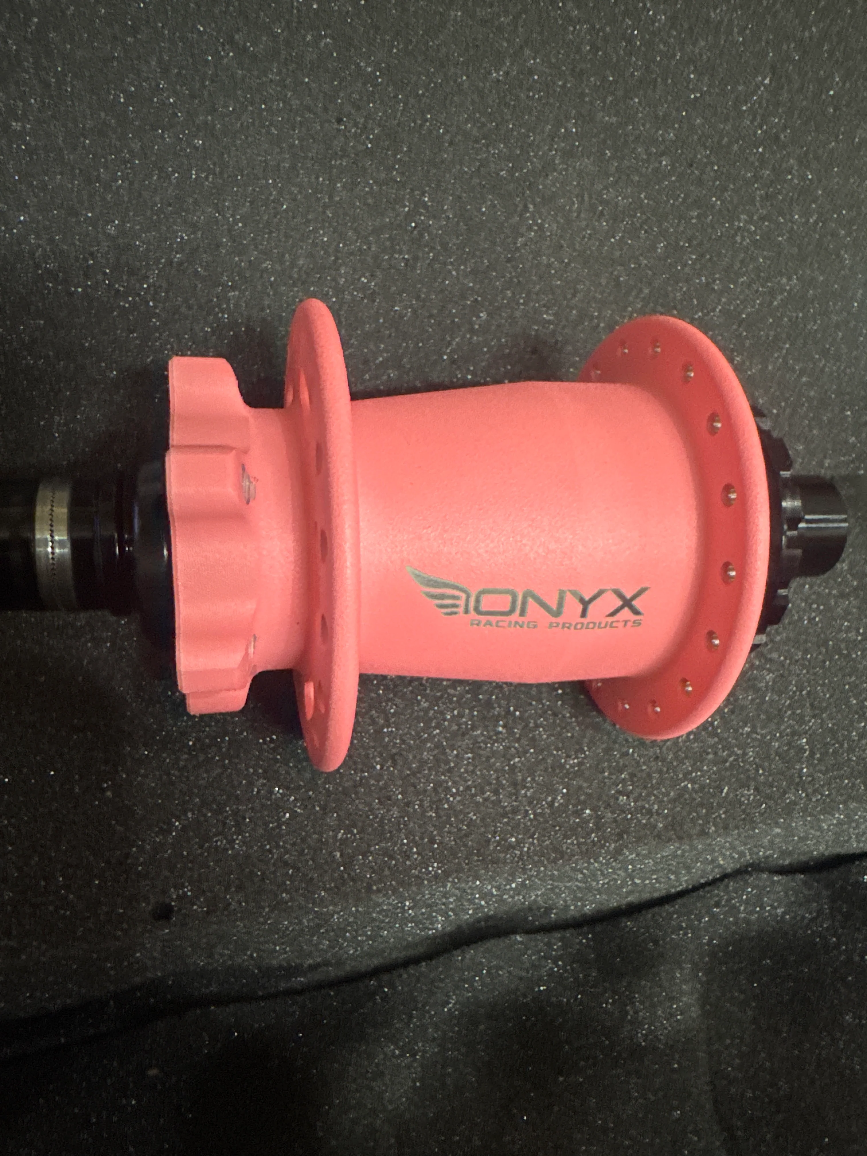 Onyx Hubs Cotm Electrified pink - Image 4