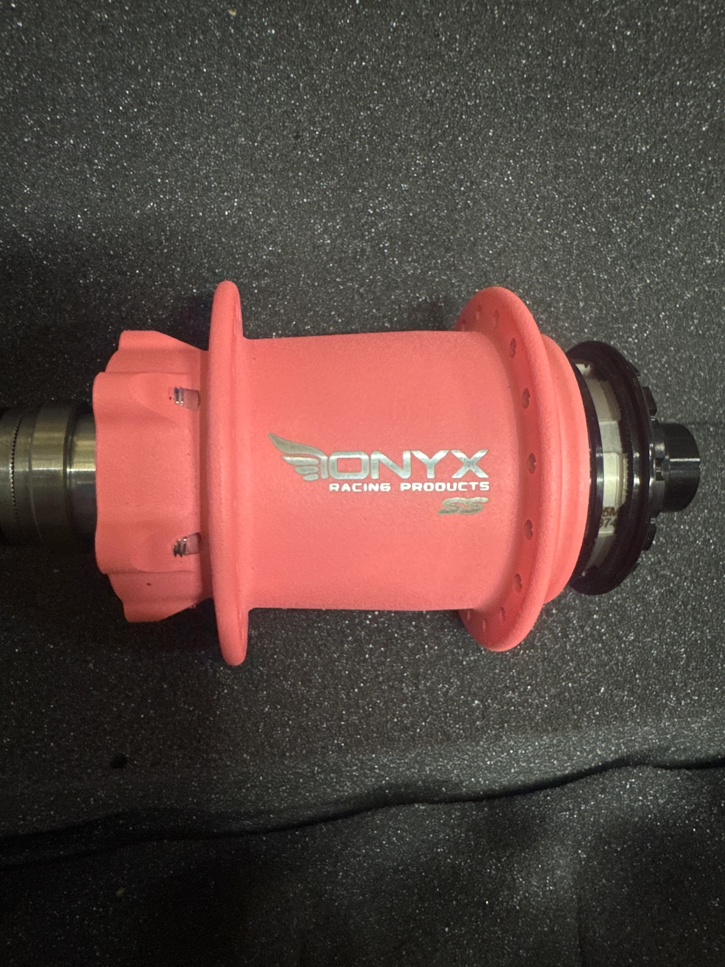 Onyx Hubs Cotm Electrified pink - Image 5
