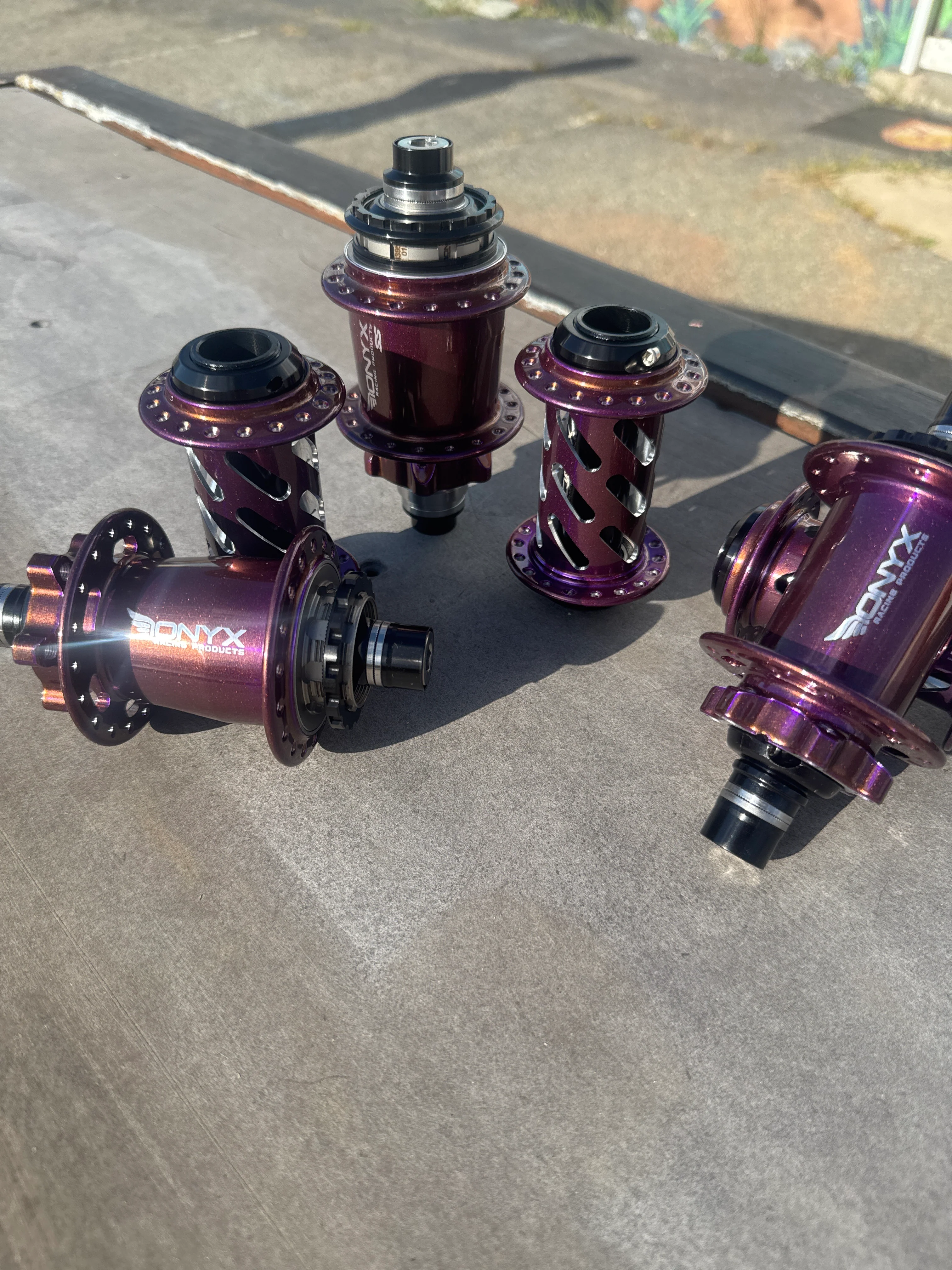 Onyx Hubs Cotm Gummy Berry Juice