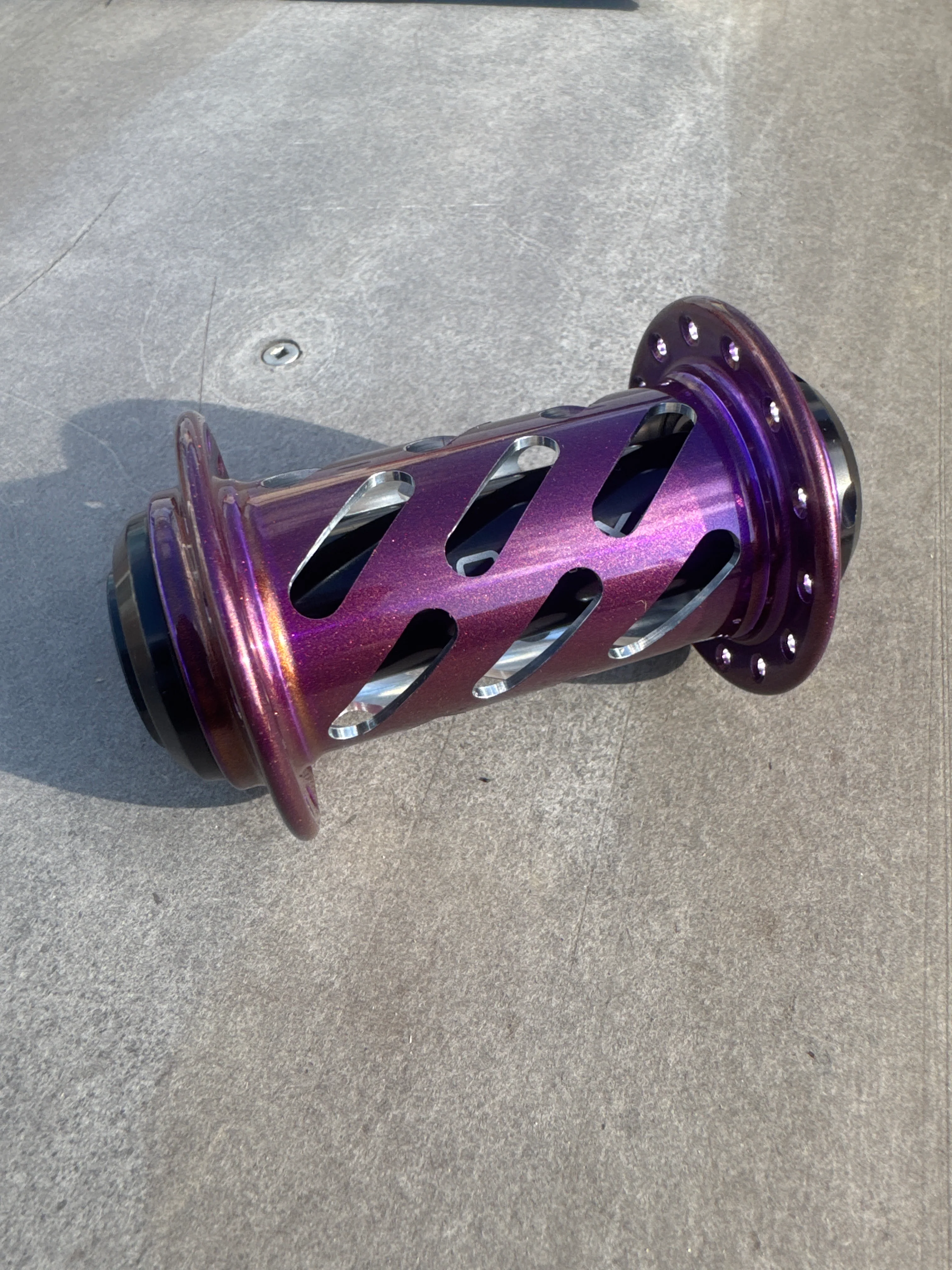 Onyx Hubs Cotm Gummy Berry Juice - Image 4