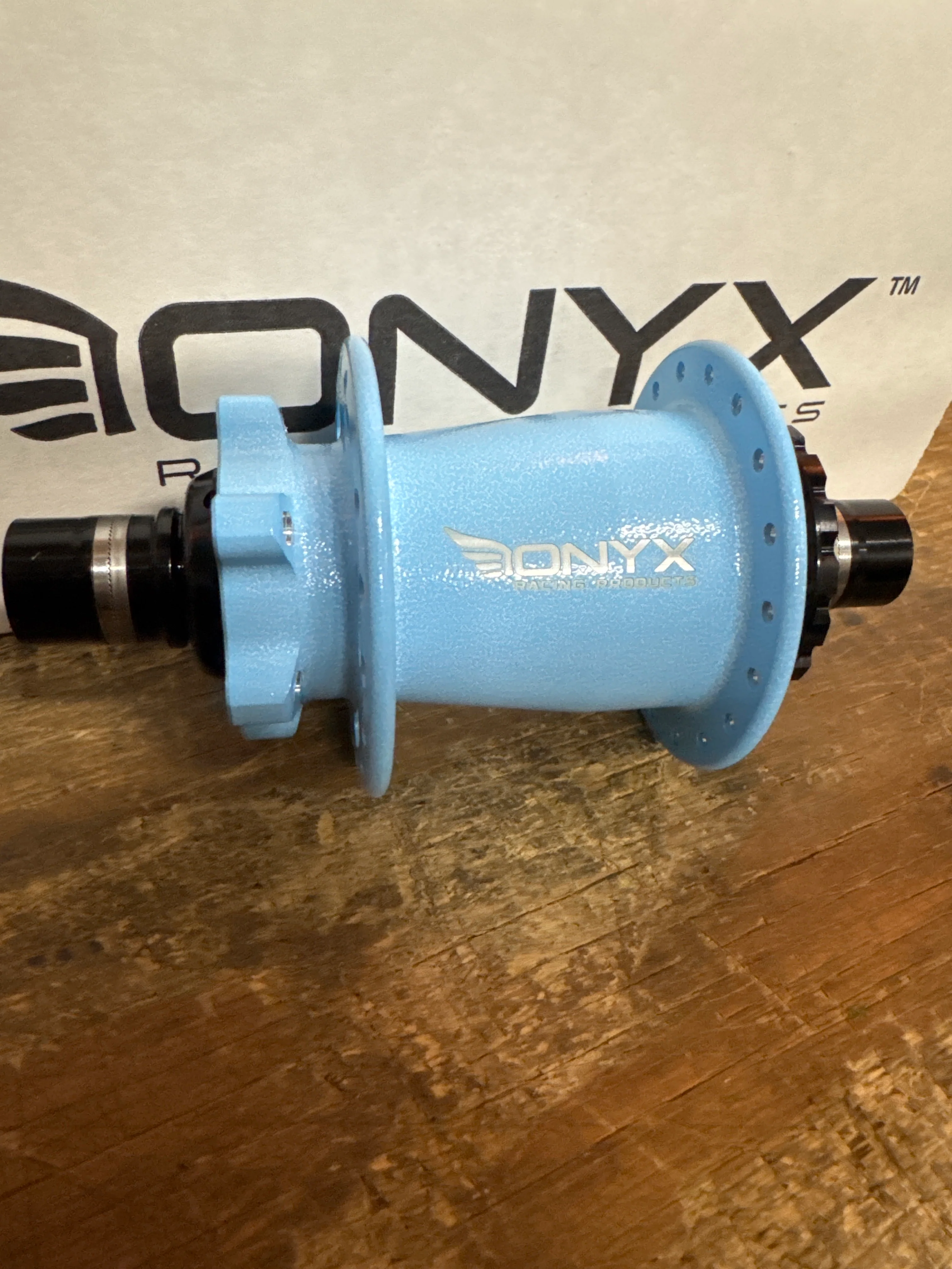 Onyx Hubs Cotm Nuclear Blue