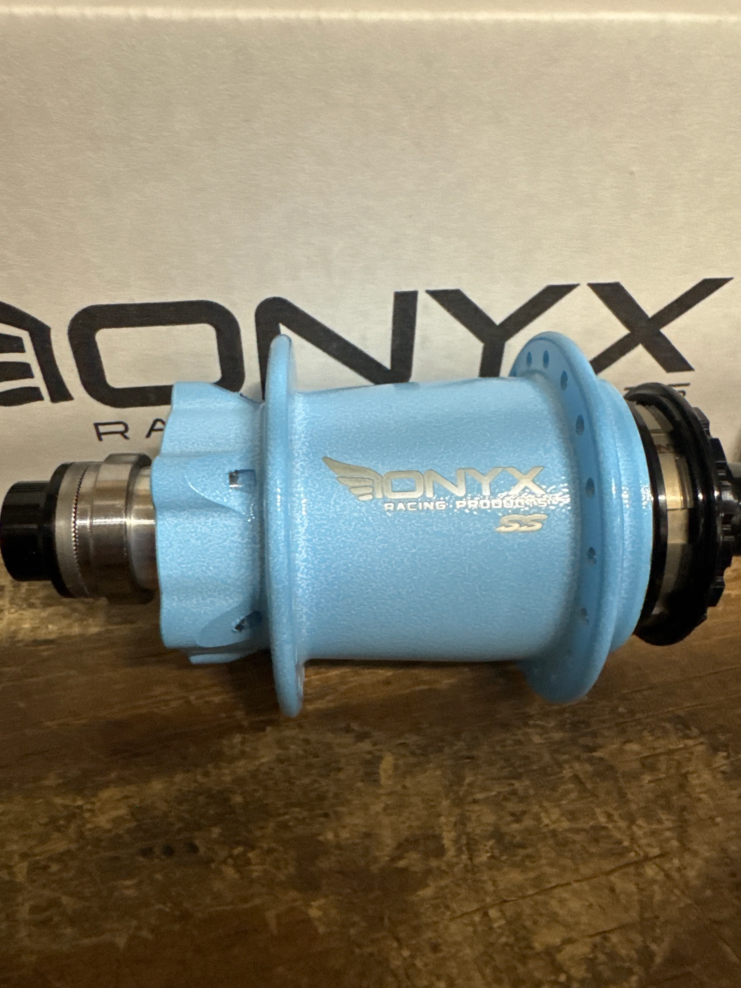 Onyx Hubs Cotm Nuclear Blue - Image 3