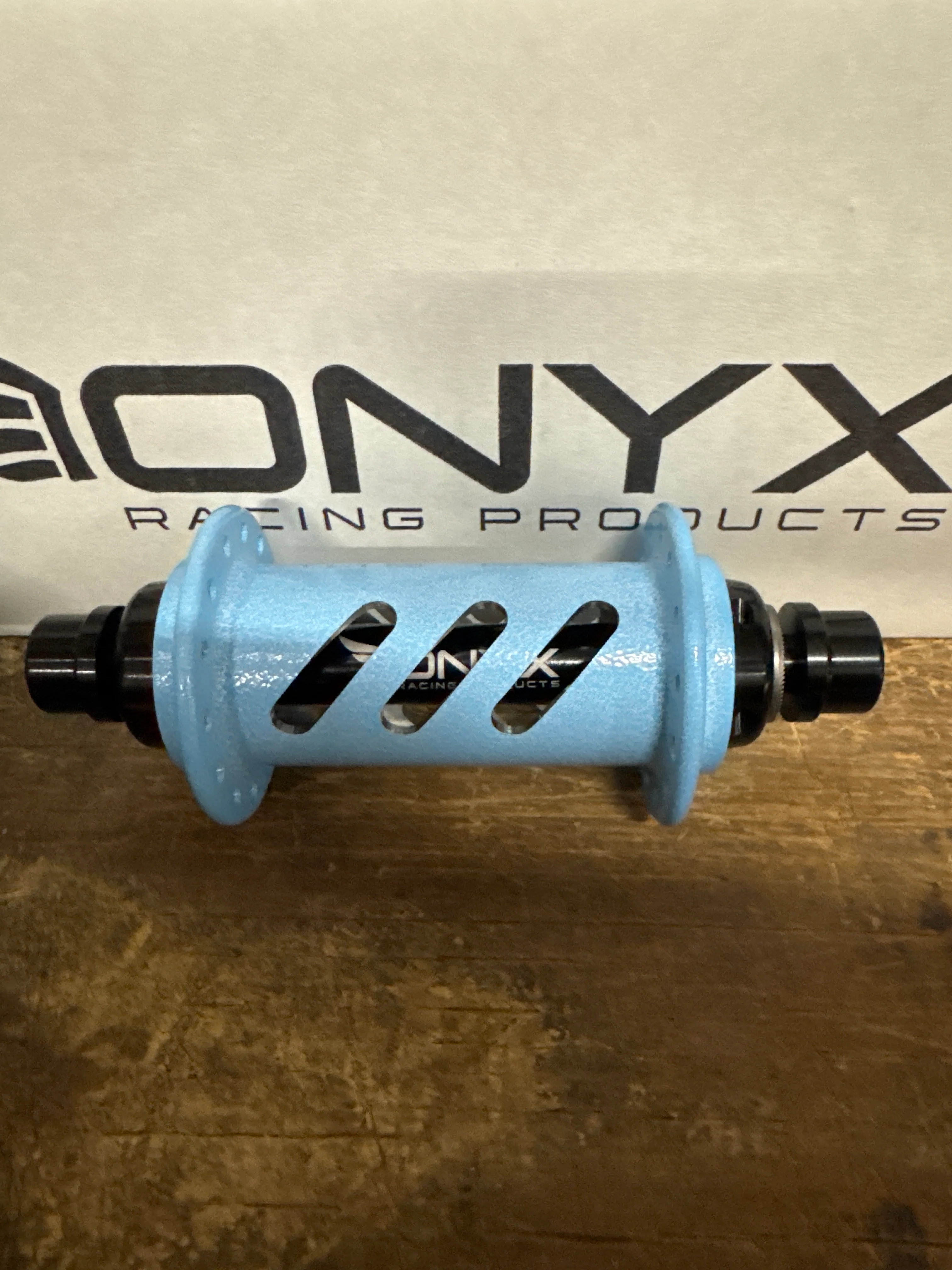 Onyx Hubs Cotm Nuclear Blue - Image 4