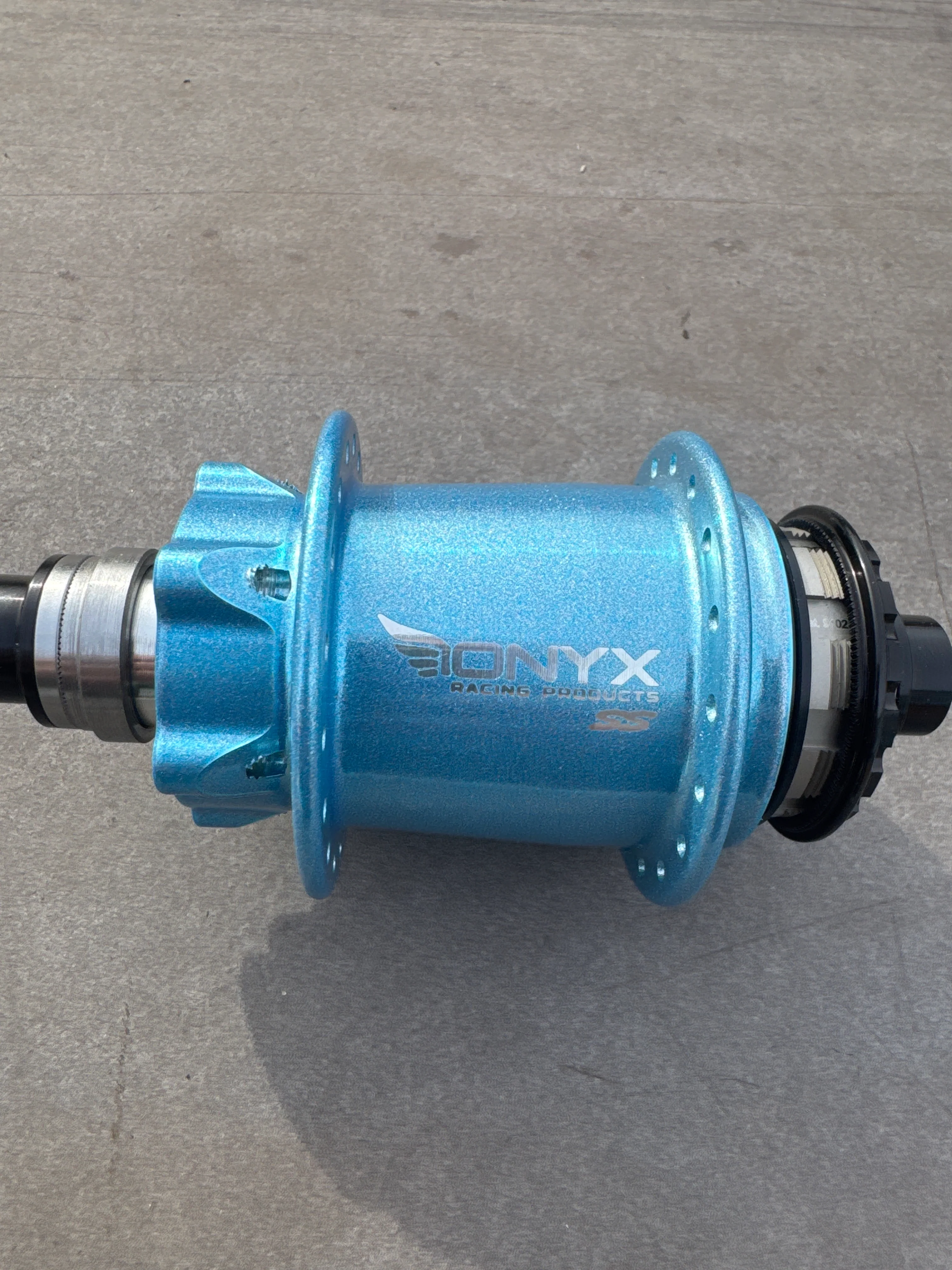Onyx Hubs Cotm snow cone blue - Image 2