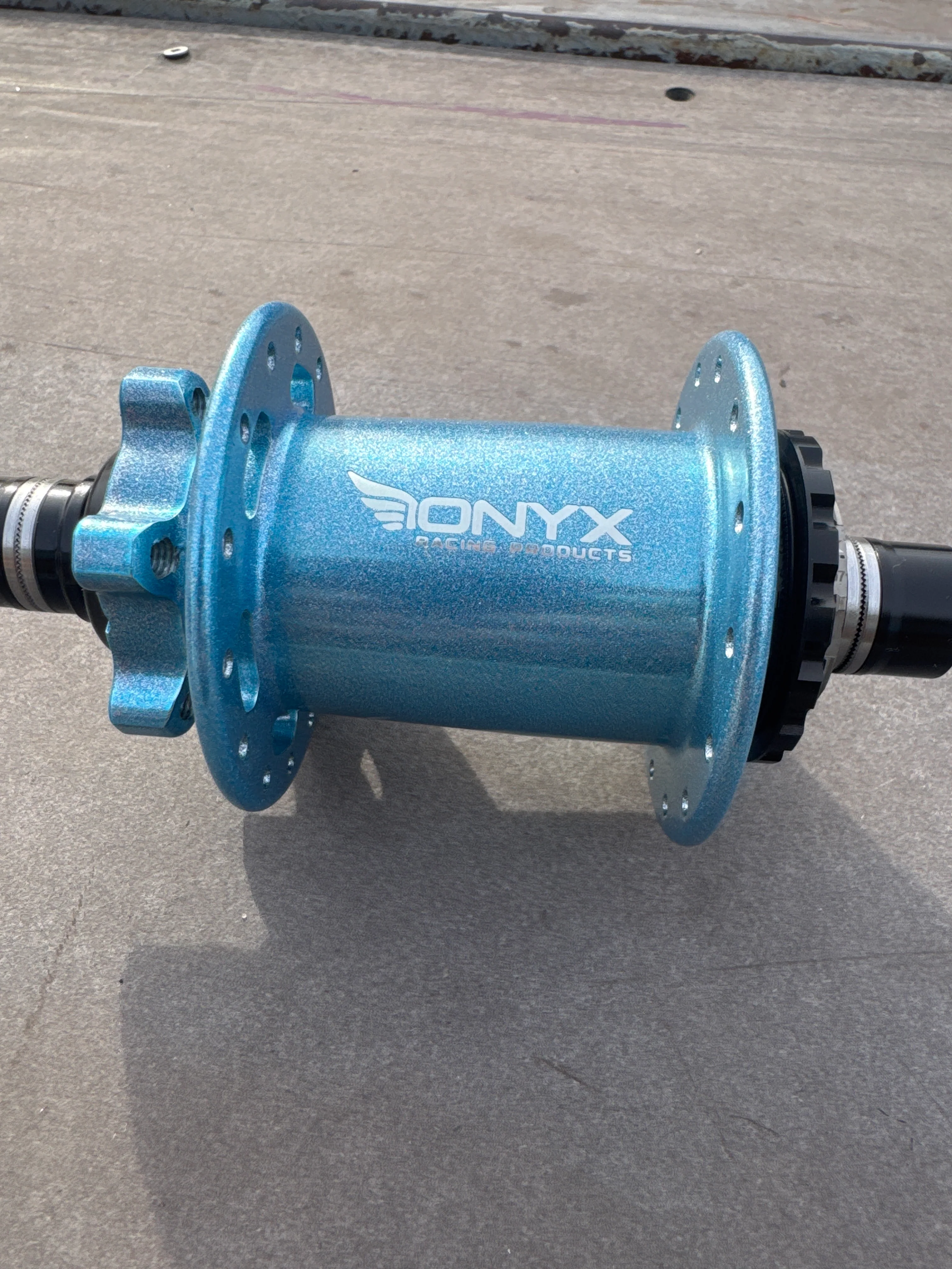 Onyx Hubs Cotm snow cone blue - Image 5