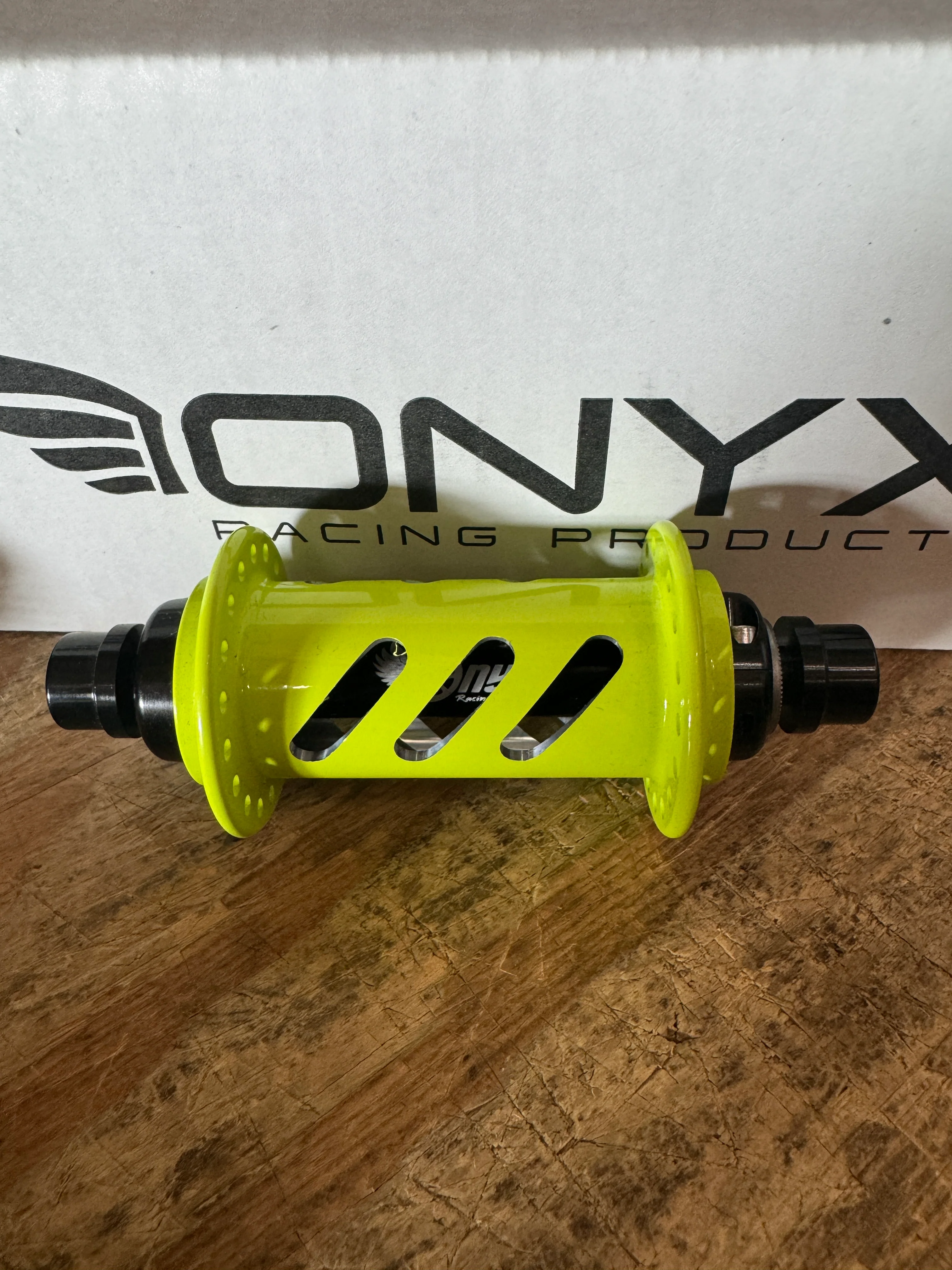 Onyx Hubs Flo Yellow - Image 2