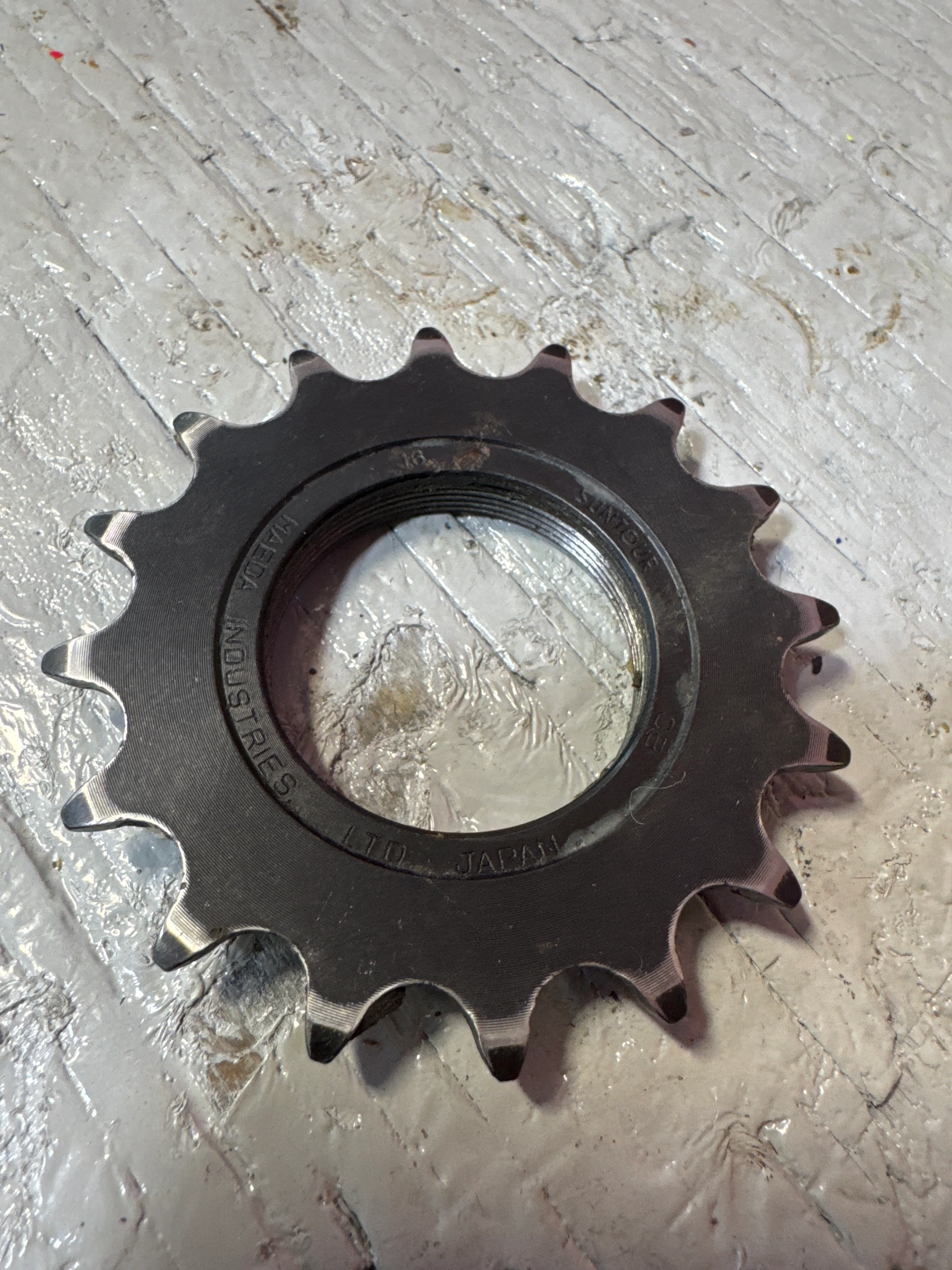 suntour 16T Track Sprocket 8.8.8. (Maeda Industries Ltd) 1/8" Threaded