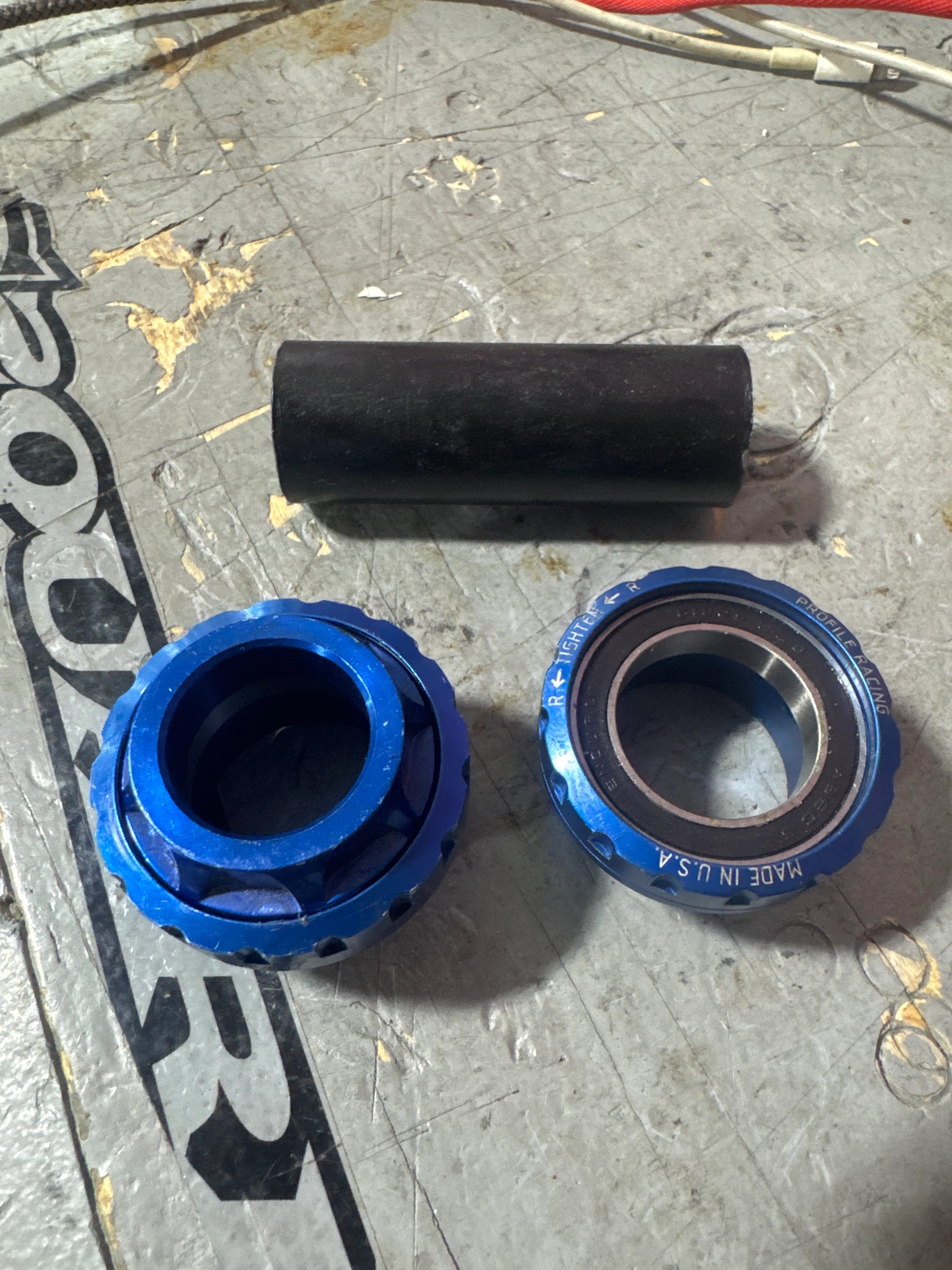 Profile Racing outboard 22mm bottom bracket blue