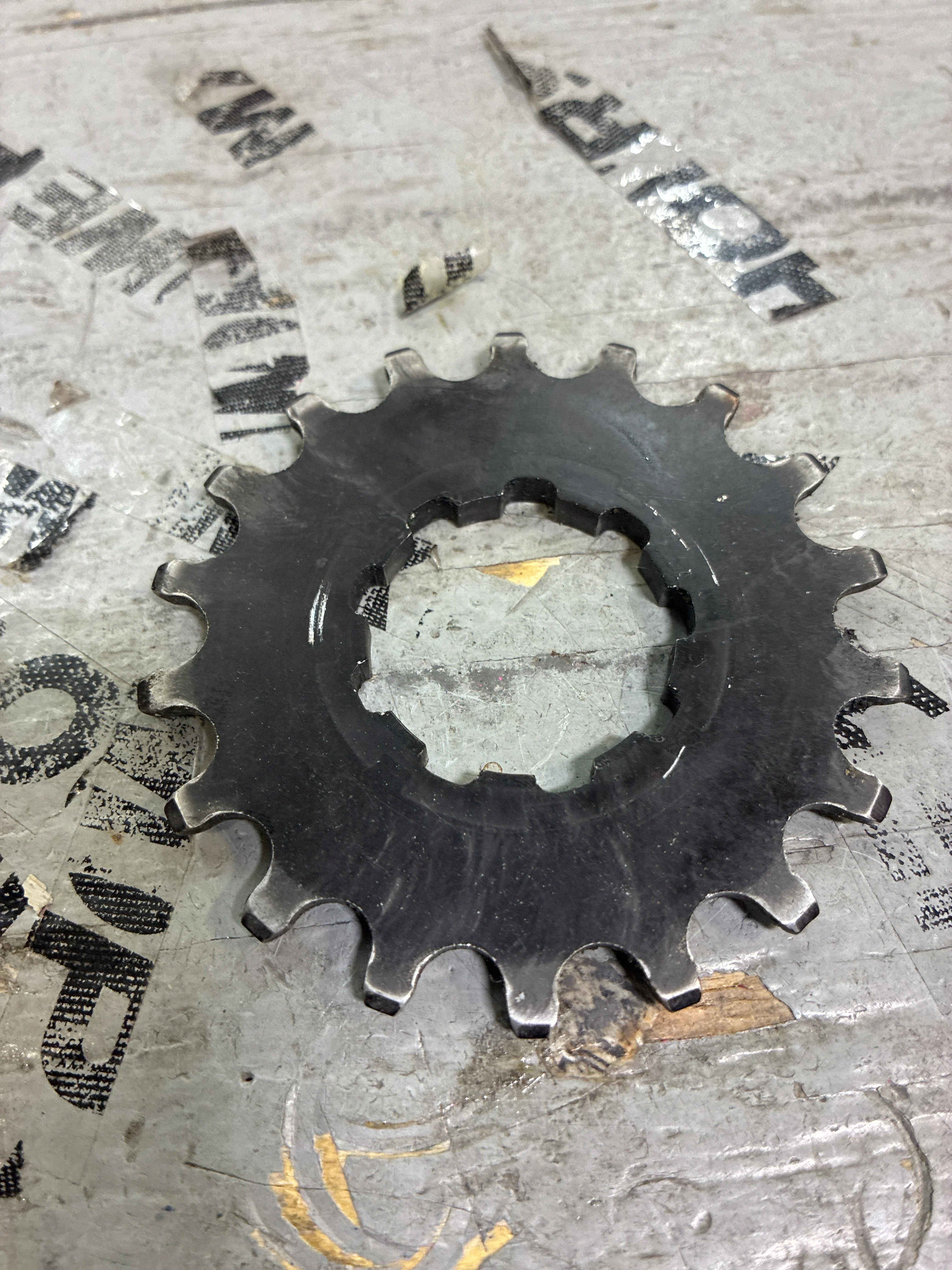 rennen 18t cog