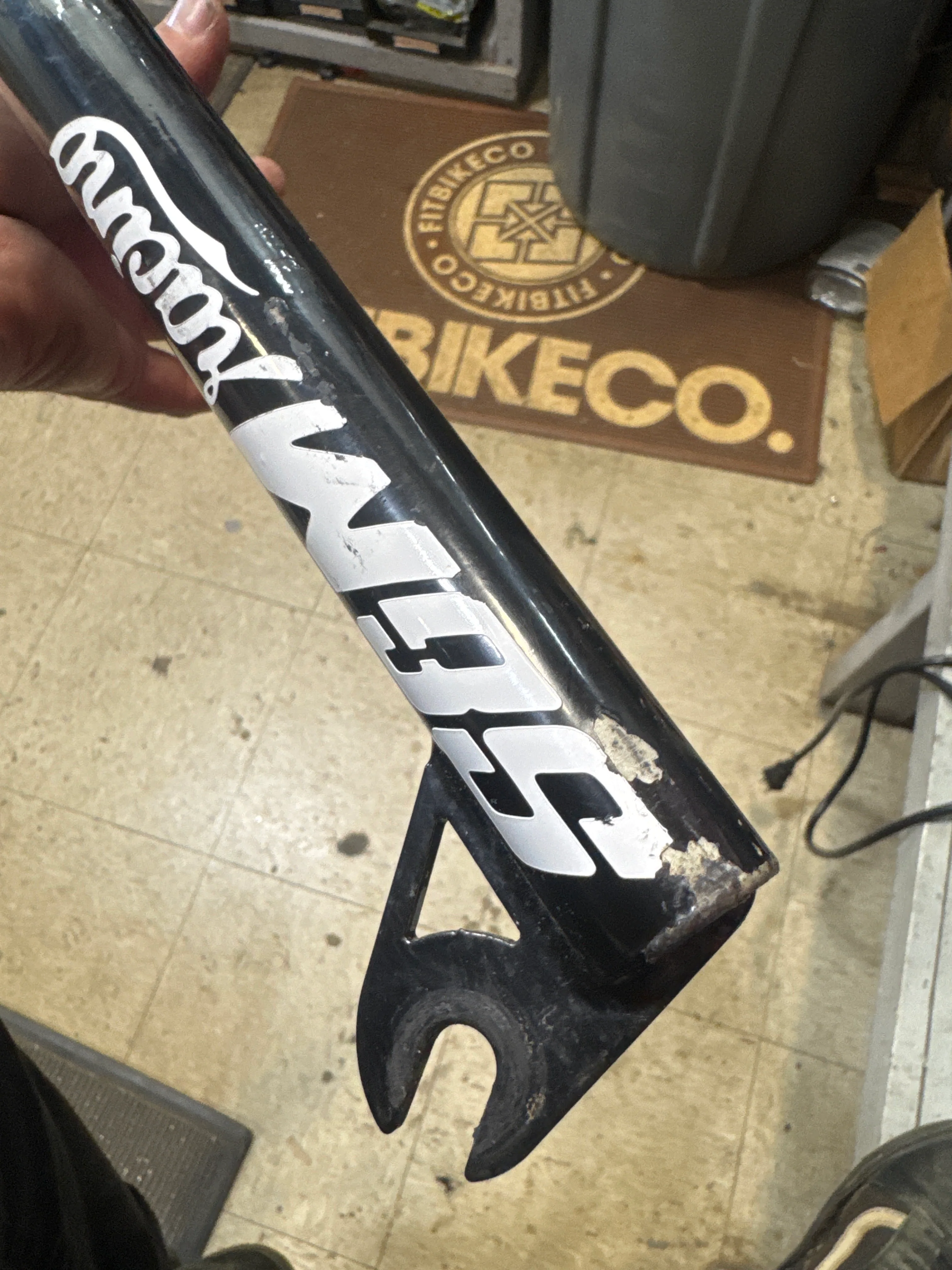 S&m race xlt 20” forks - Image 2