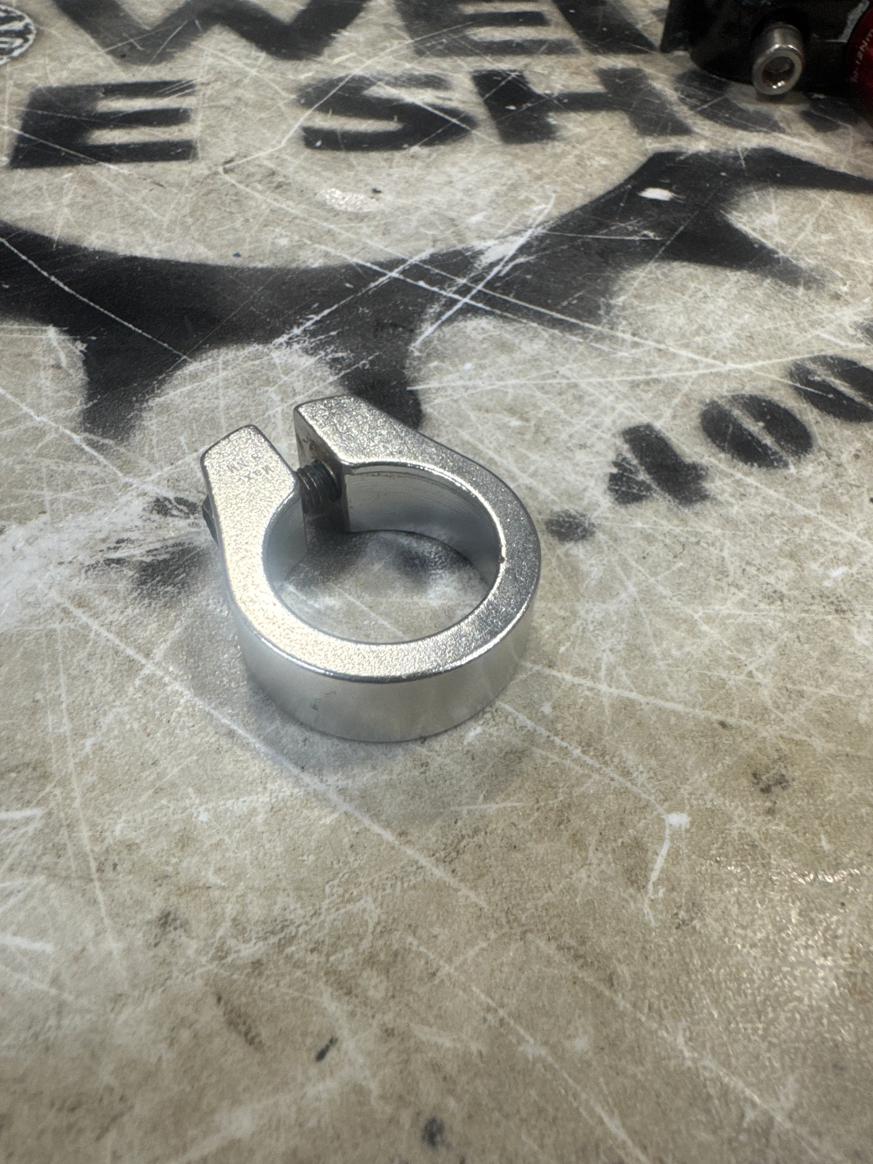 Se bikes Oem seat clamp silver 28.6