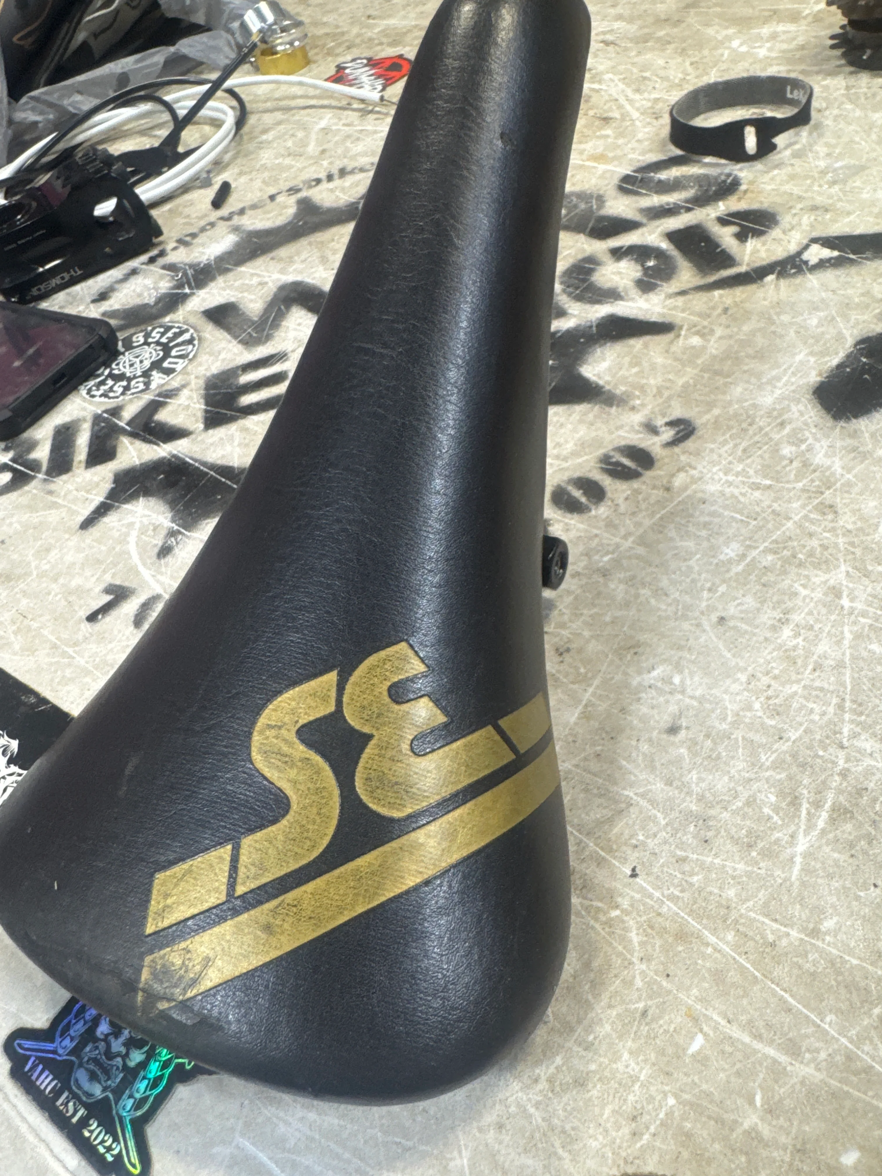 Se bikes ripper seat black/gold
