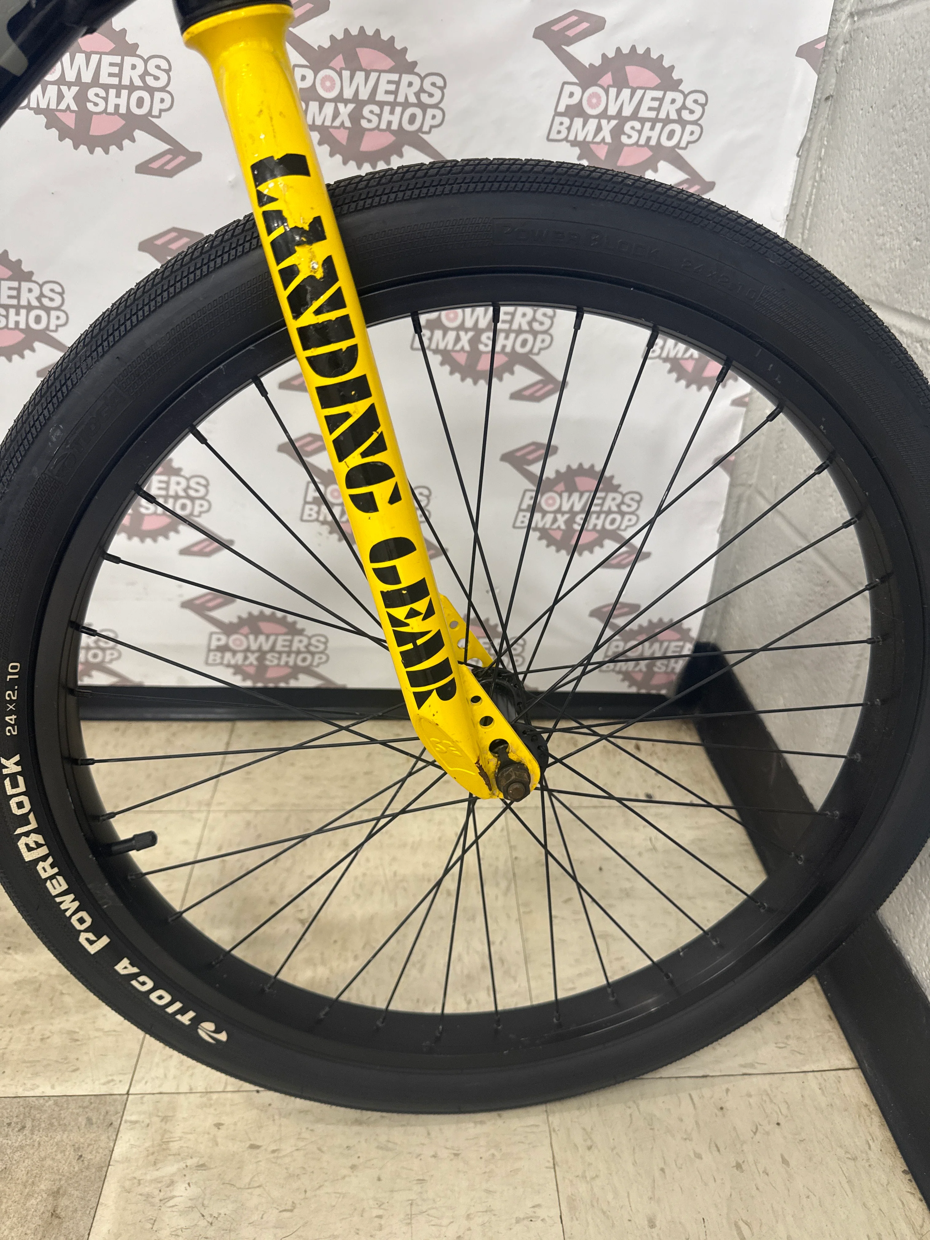 SE “So Cal Flyer” 24” Wheelie bike - Image 2