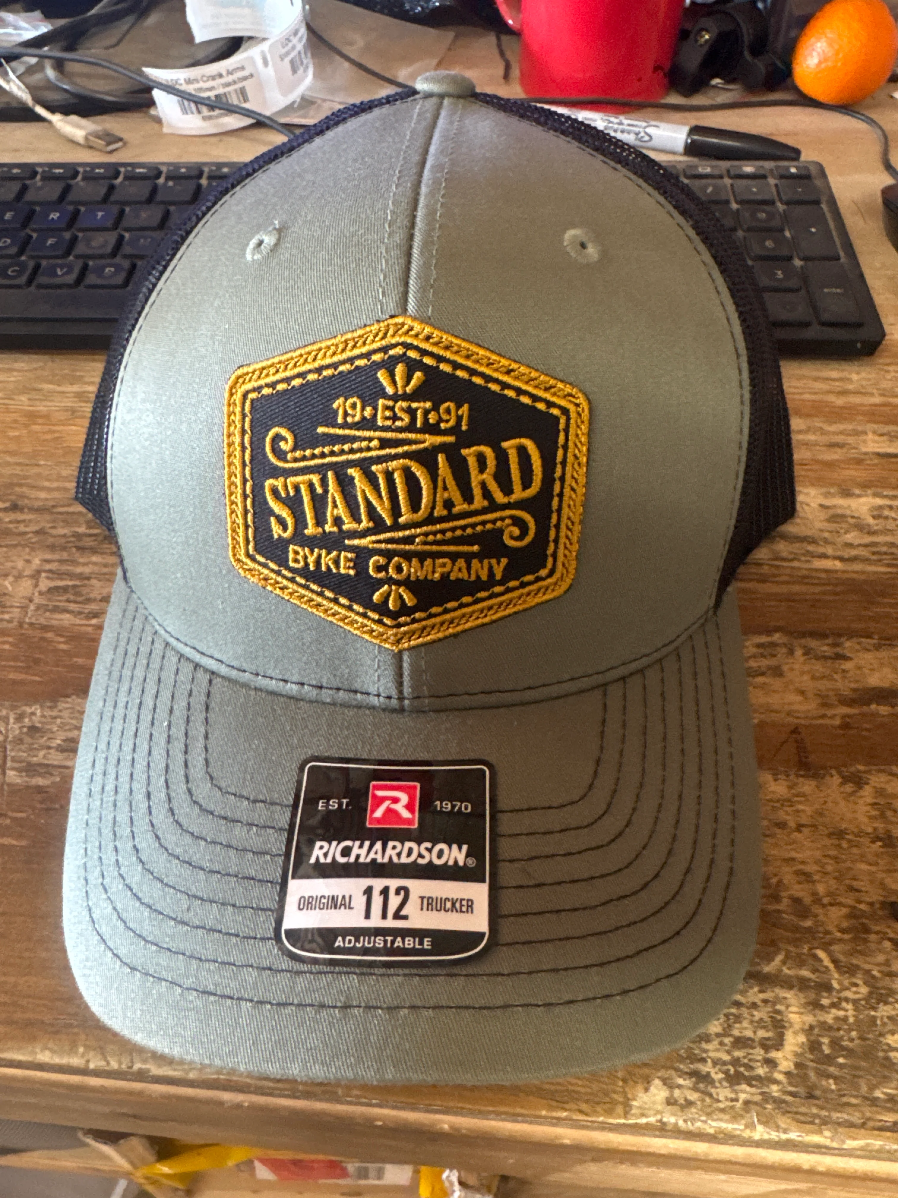 SNAPBACK HAT BLACK EST LOGO - Image 3