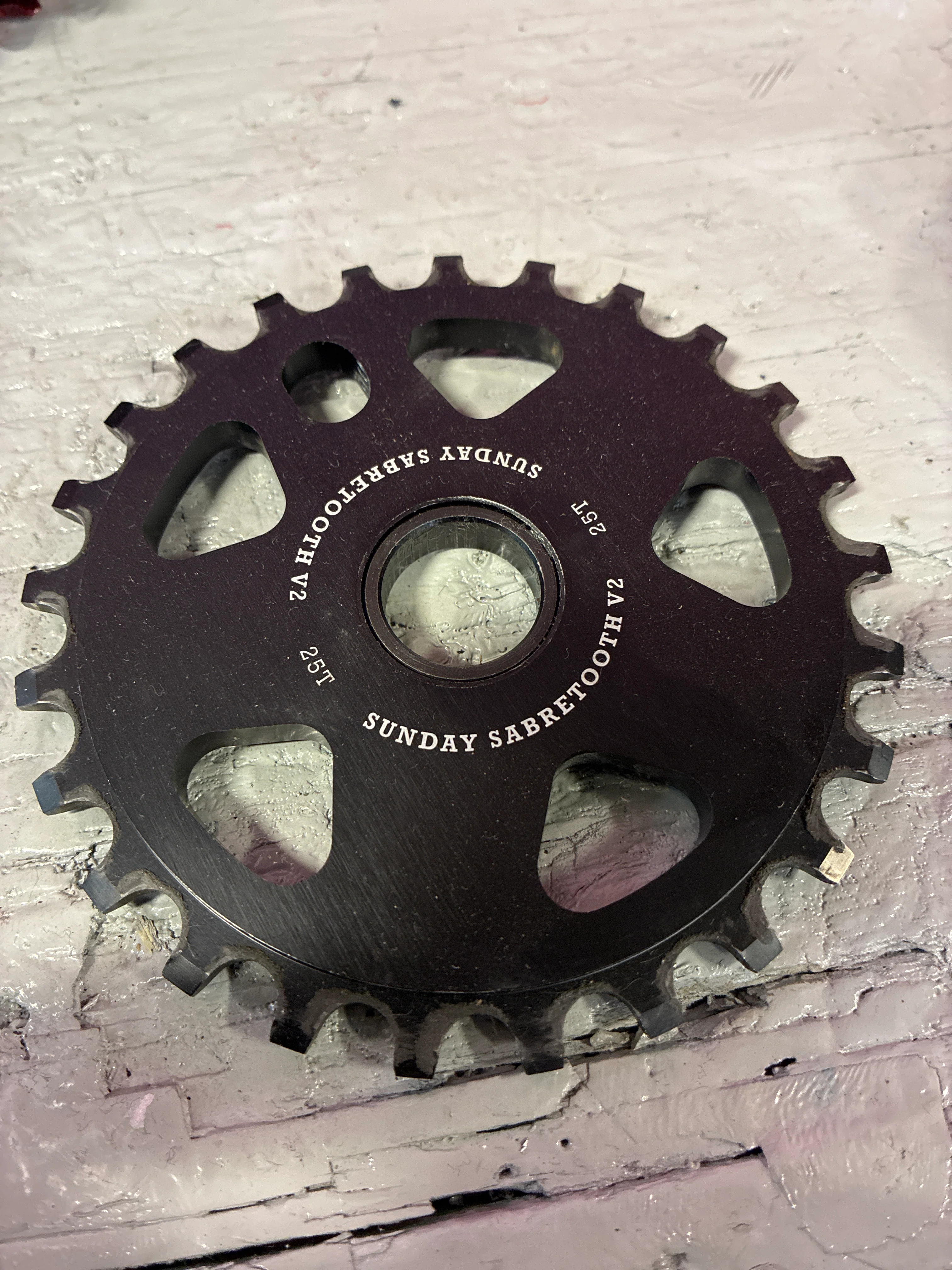 sunday sabretooth 25t sprocket