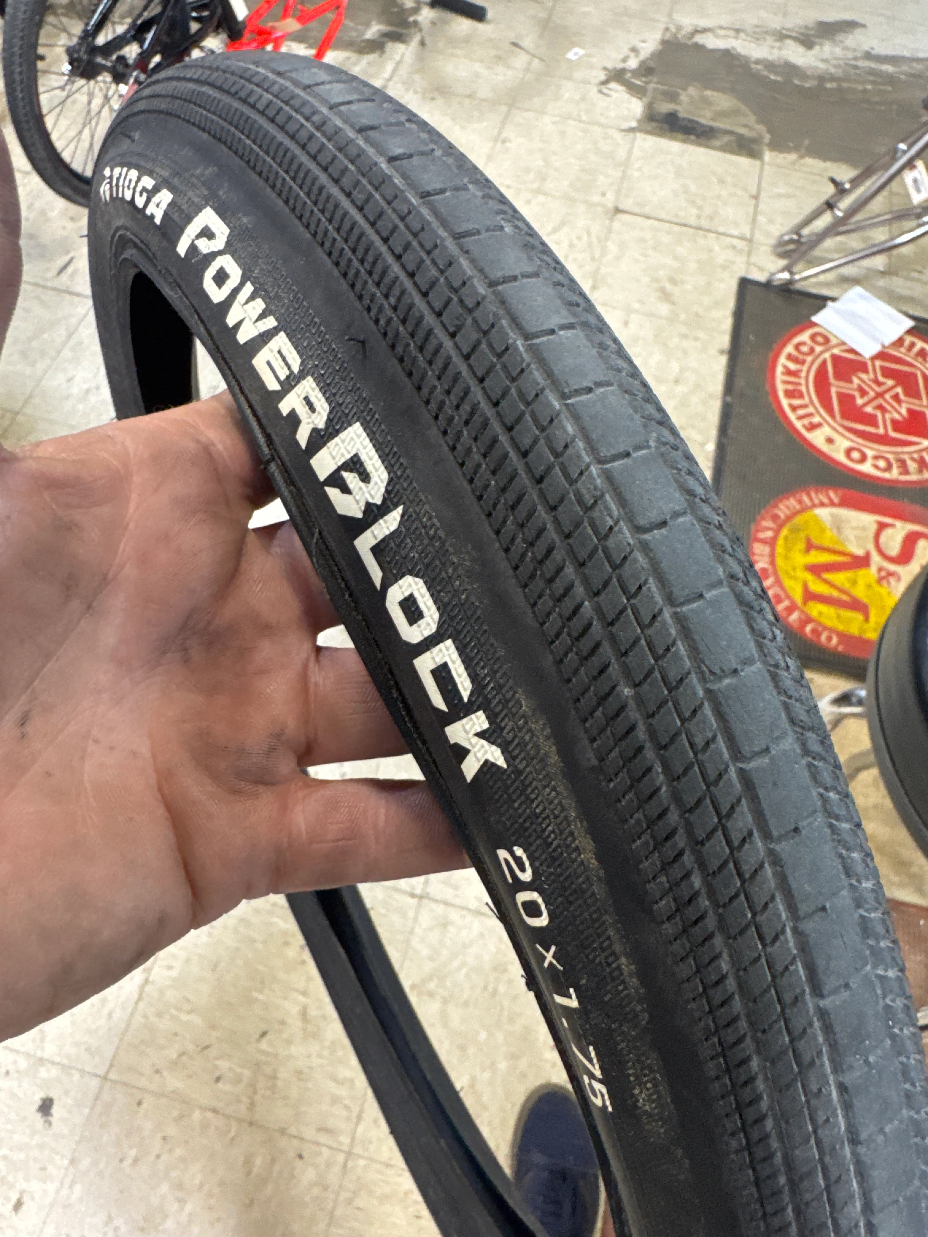 Tioga power block 20x1.75 wire bead tire