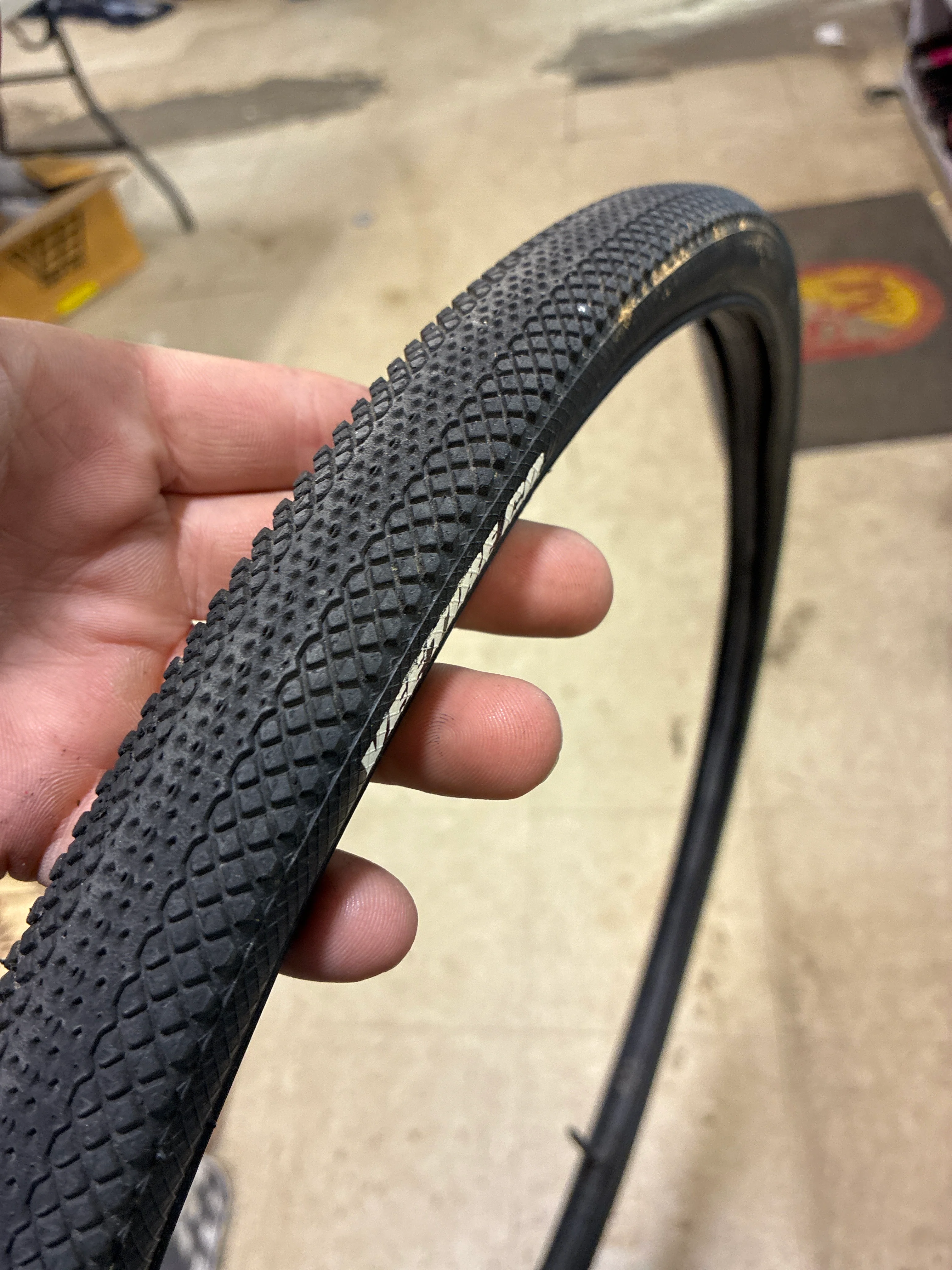 vee rubber speedster tire 24x11/8 - Image 2